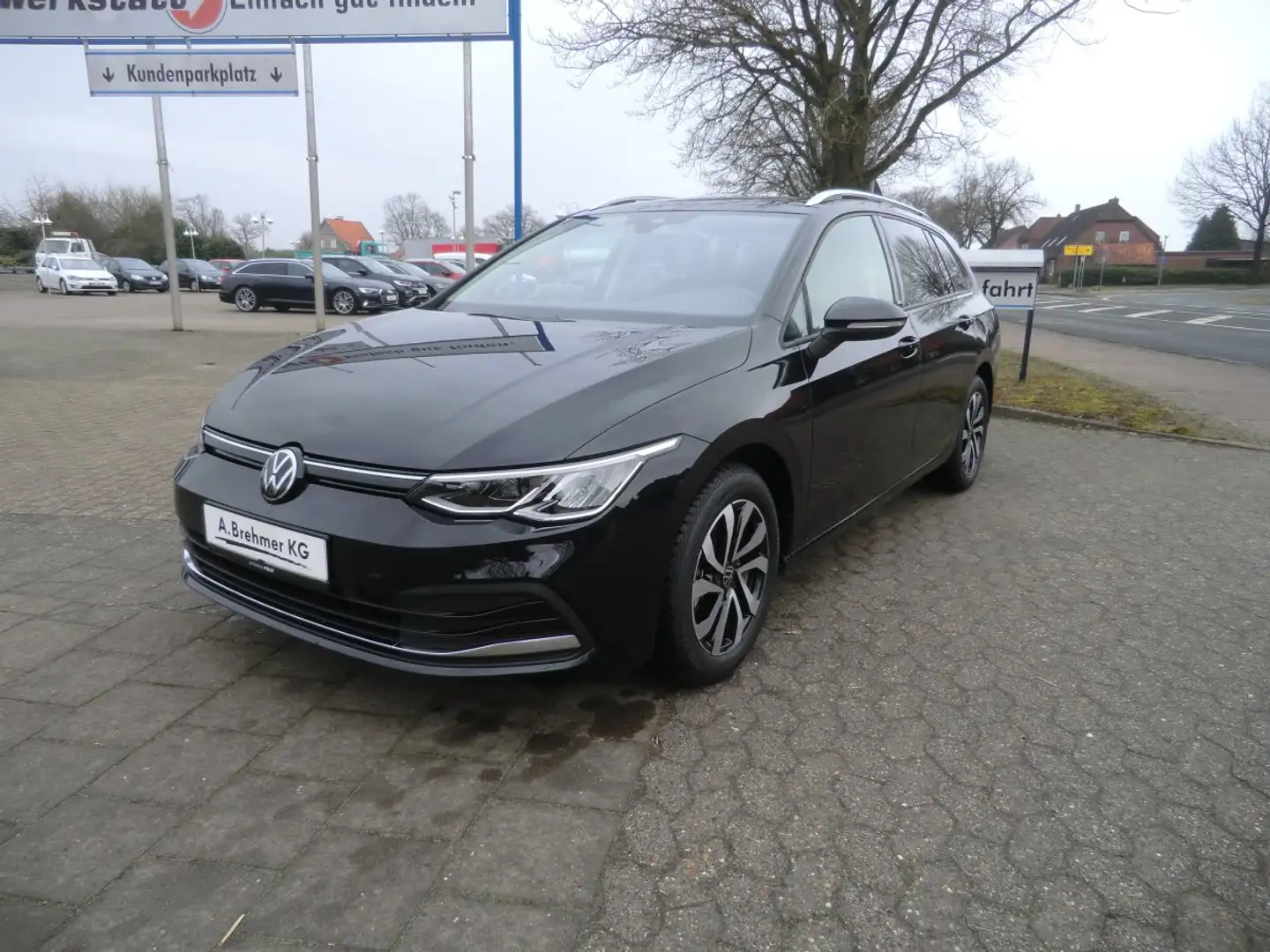 Volkswagen Golf VIII Variant 1.0 eTSI MHEV DSG Active OPF ACC SHZ Schwarz - 2