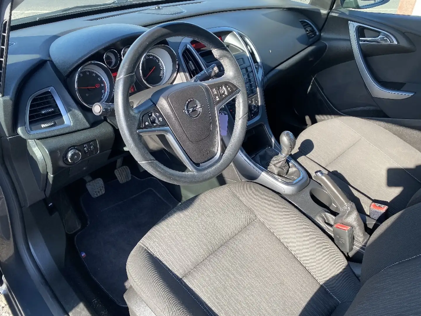 Opel Astra 1.4 Turbo 120 ch Start/Stop Edition - 2