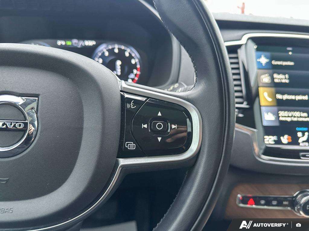 2022 Volvo XC90 T6 Momentum 7 Passenger thumb 15