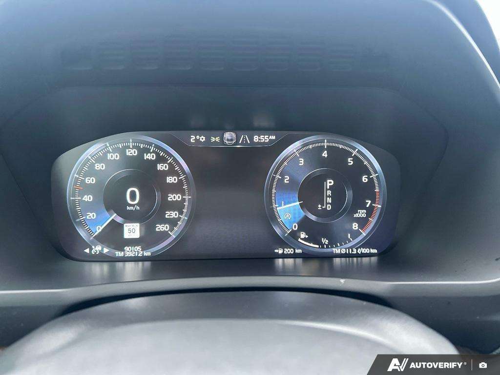 2022 Volvo XC90 T6 Momentum 7 Passenger thumb 14