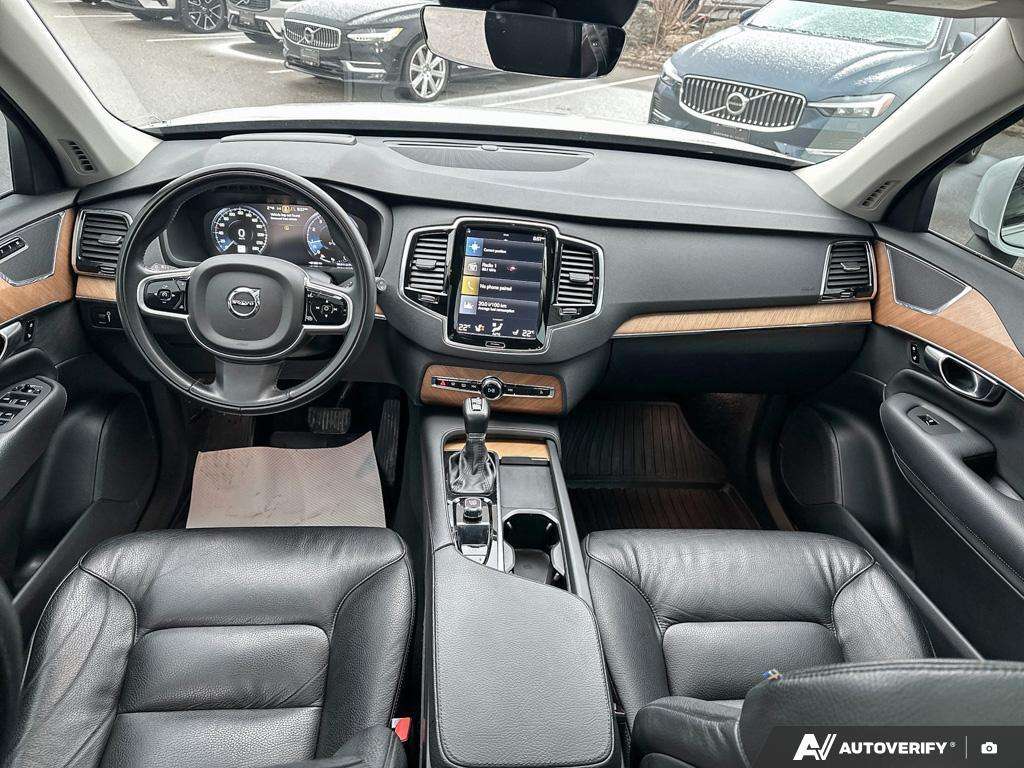 2022 Volvo XC90 T6 Momentum 7 Passenger thumb 23