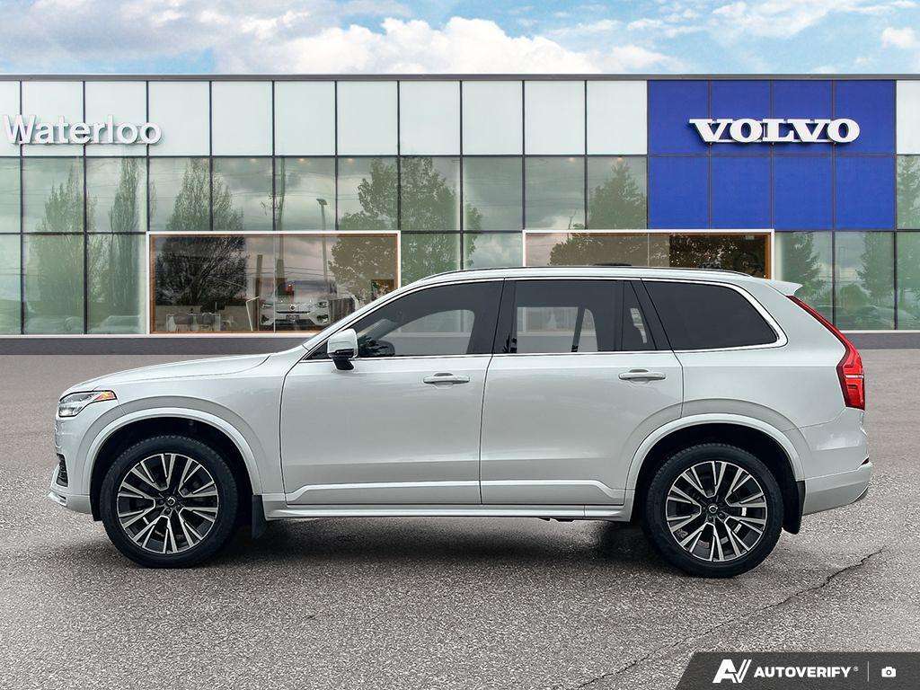 2022 Volvo XC90 T6 Momentum 7 Passenger alt 3