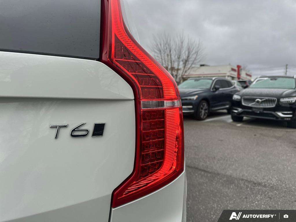 2022 Volvo XC90 T6 Momentum 7 Passenger thumb 10