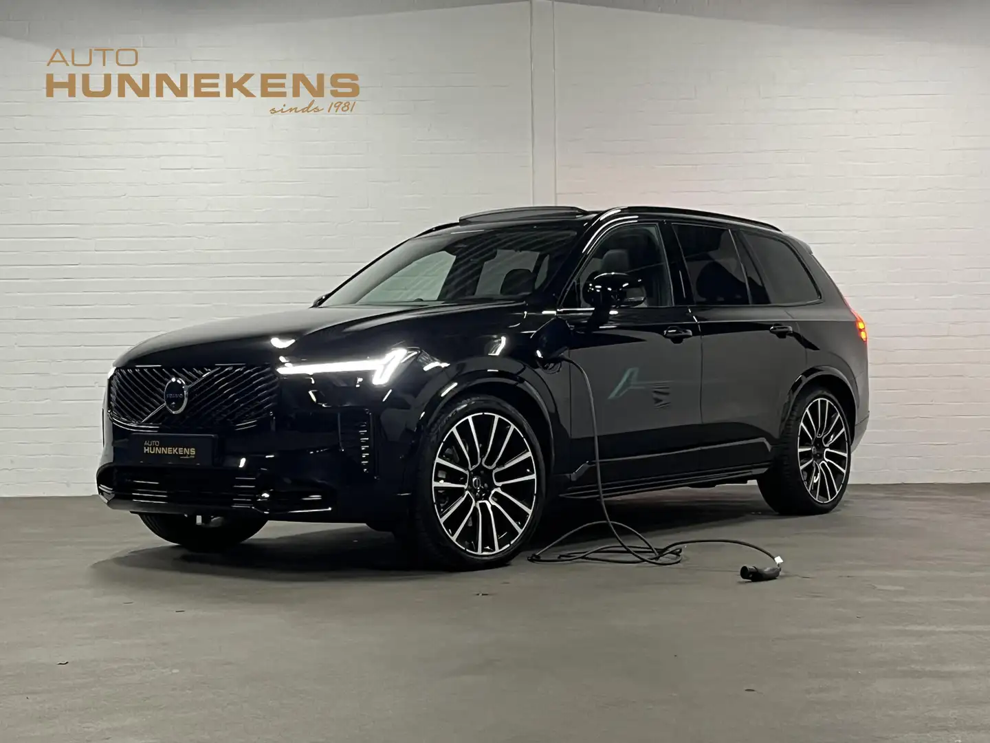 Volvo XC90 2.0 T8 4WD Ultra Dark Luchtvering | Bowers & Wilki Noir - 1