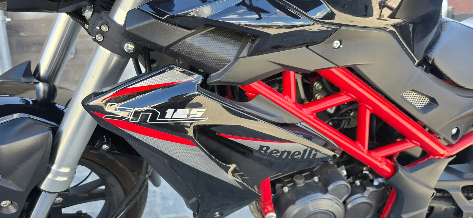 Benelli BN 125 Noir - 2