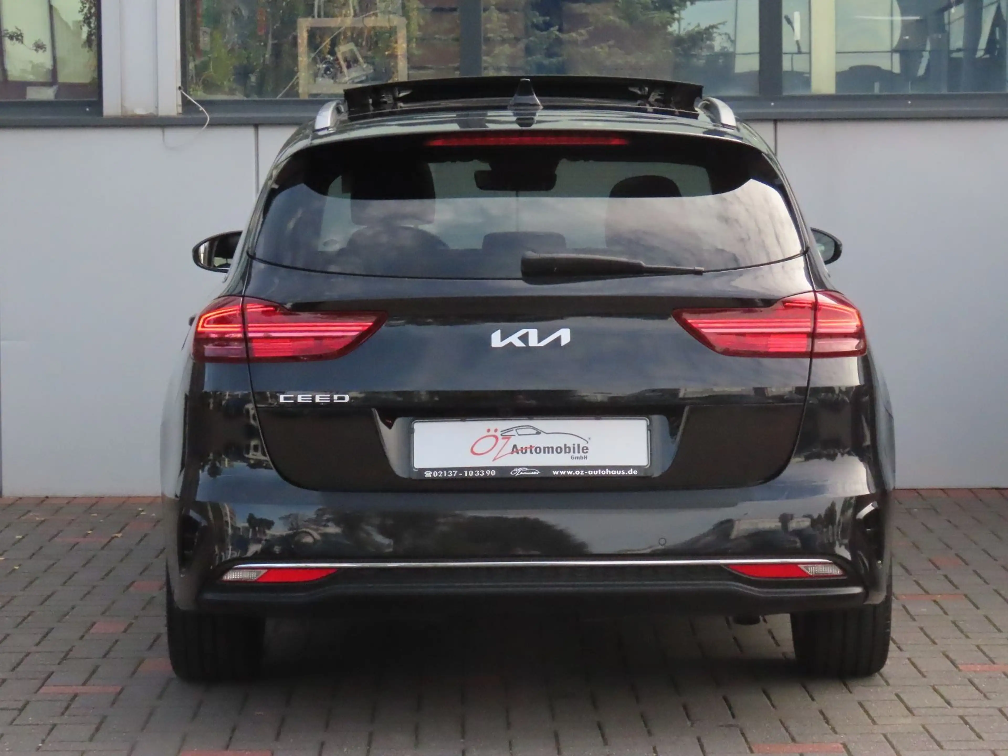 Kia Ceed SW / cee'd SW cee'd SW 1.6 CRDI Autom. Leder Sitzlüftung Klima — photo 8