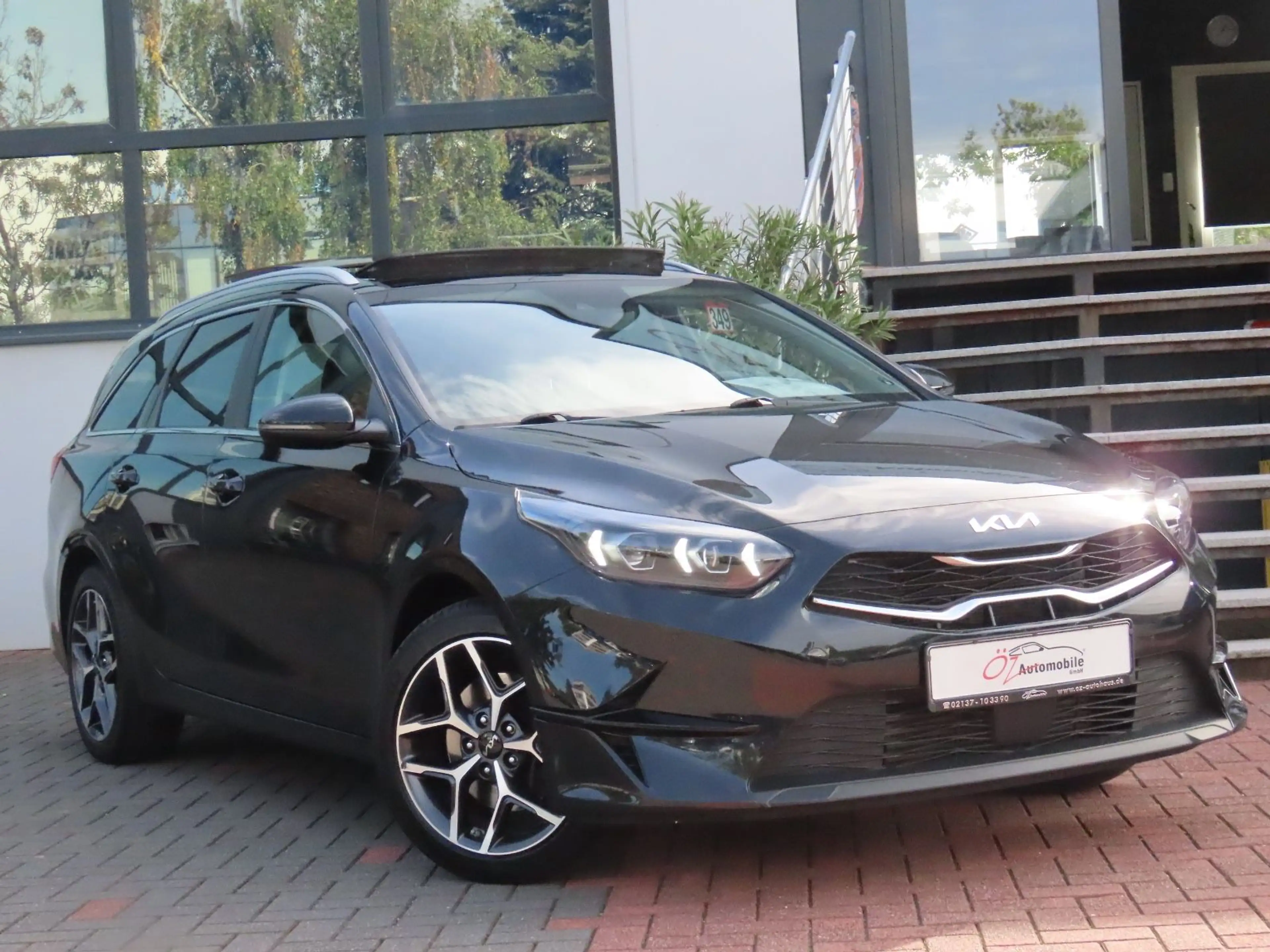 Kia Ceed SW / cee'd SW cee'd SW 1.6 CRDI Autom. Leder Sitzlüftung Klima