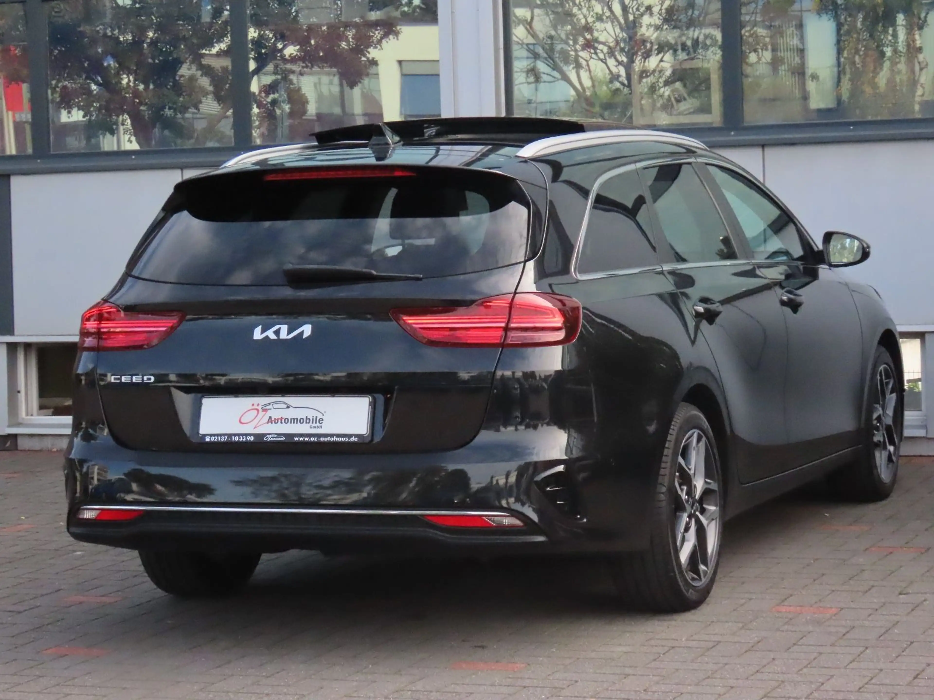 Kia Ceed SW / cee'd SW cee'd SW 1.6 CRDI Autom. Leder Sitzlüftung Klima — photo 7