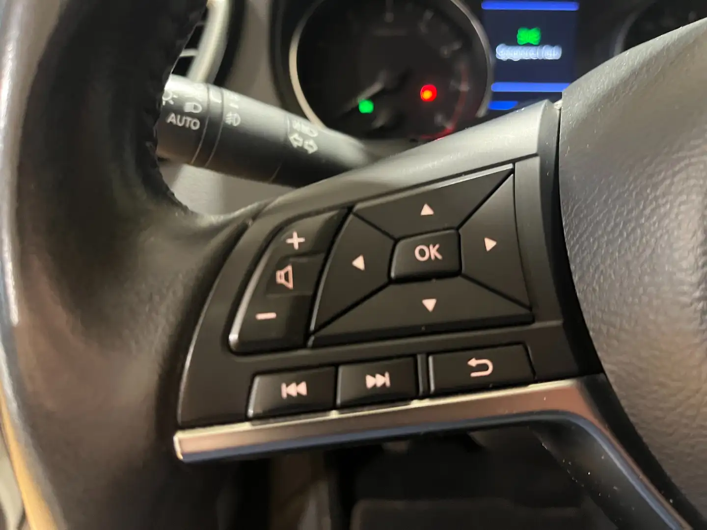 Nissan Qashqai Qashqai II 1.3 dig-t Business 160cv Blanc - 2