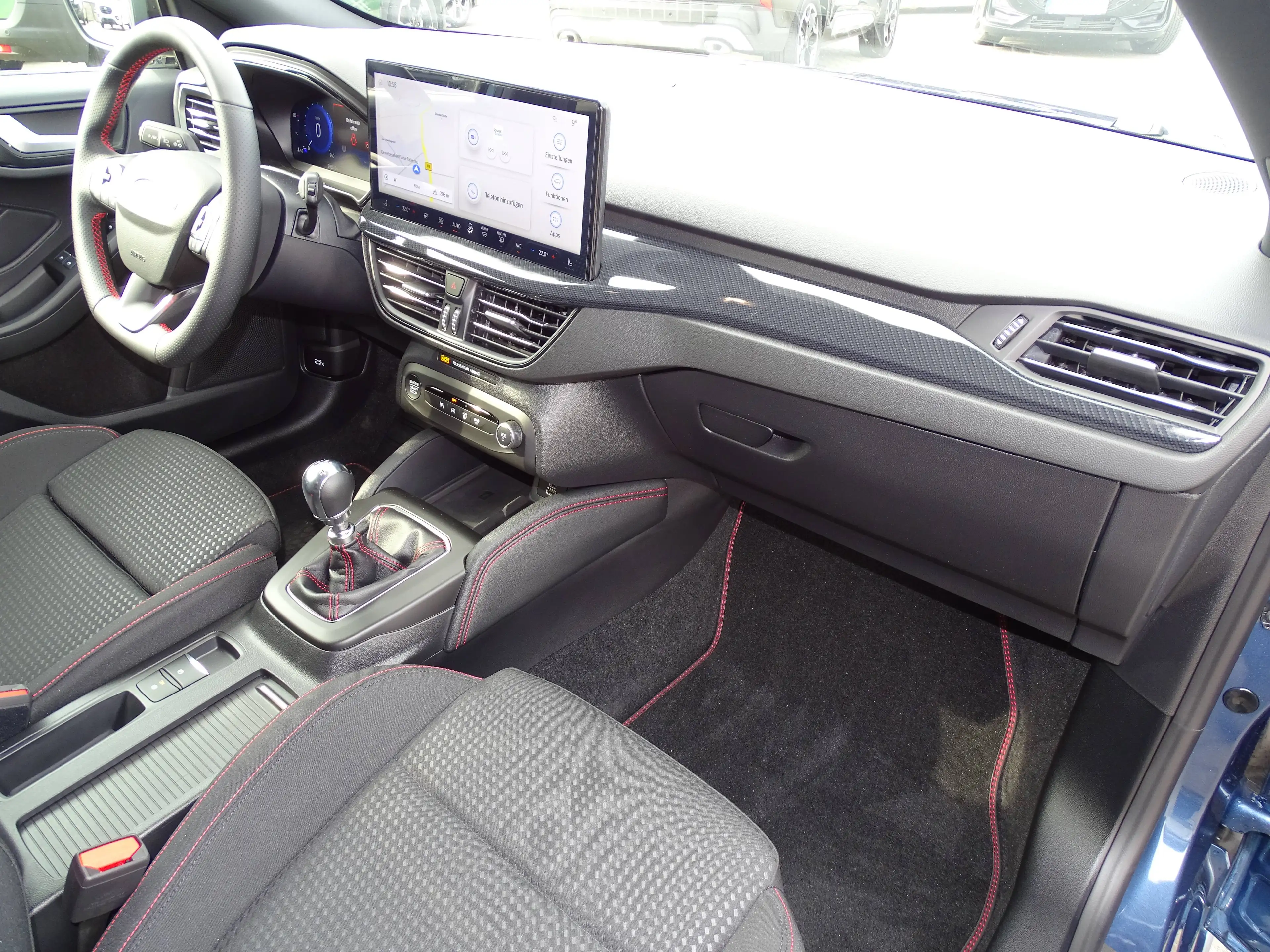 Ford Focus ST-Line X Turnier — photo 8