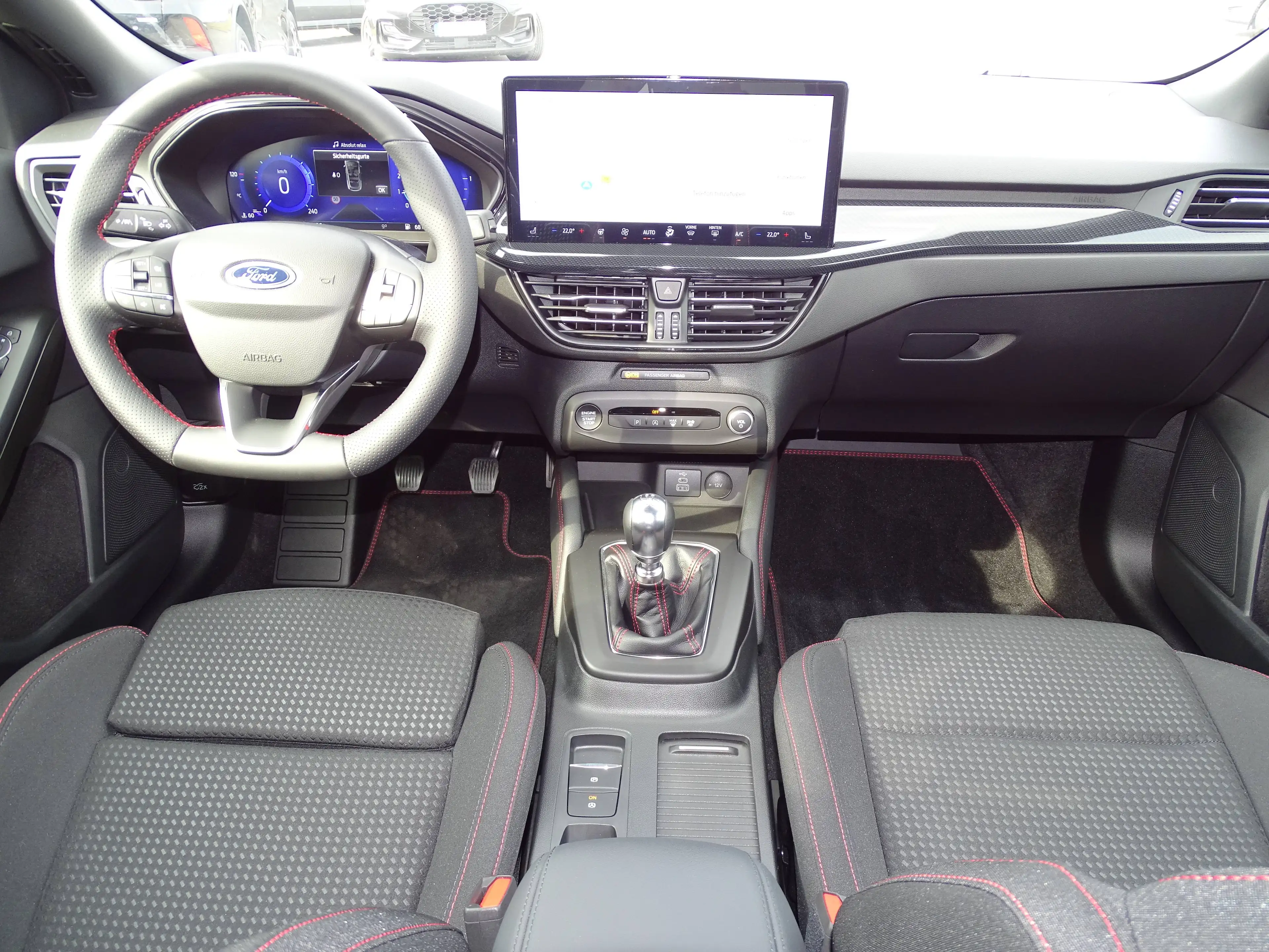 Ford Focus ST-Line X Turnier — photo 13