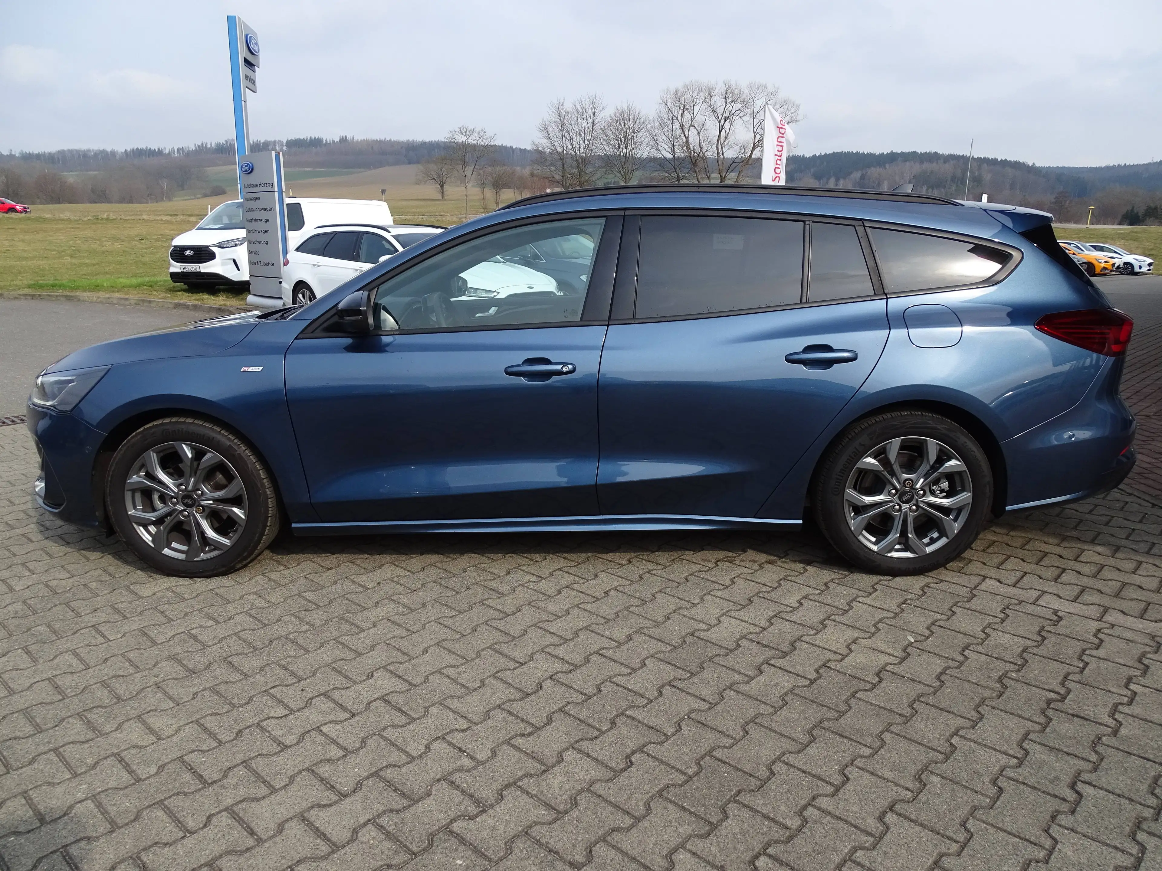 Ford Focus ST-Line X Turnier — photo 2