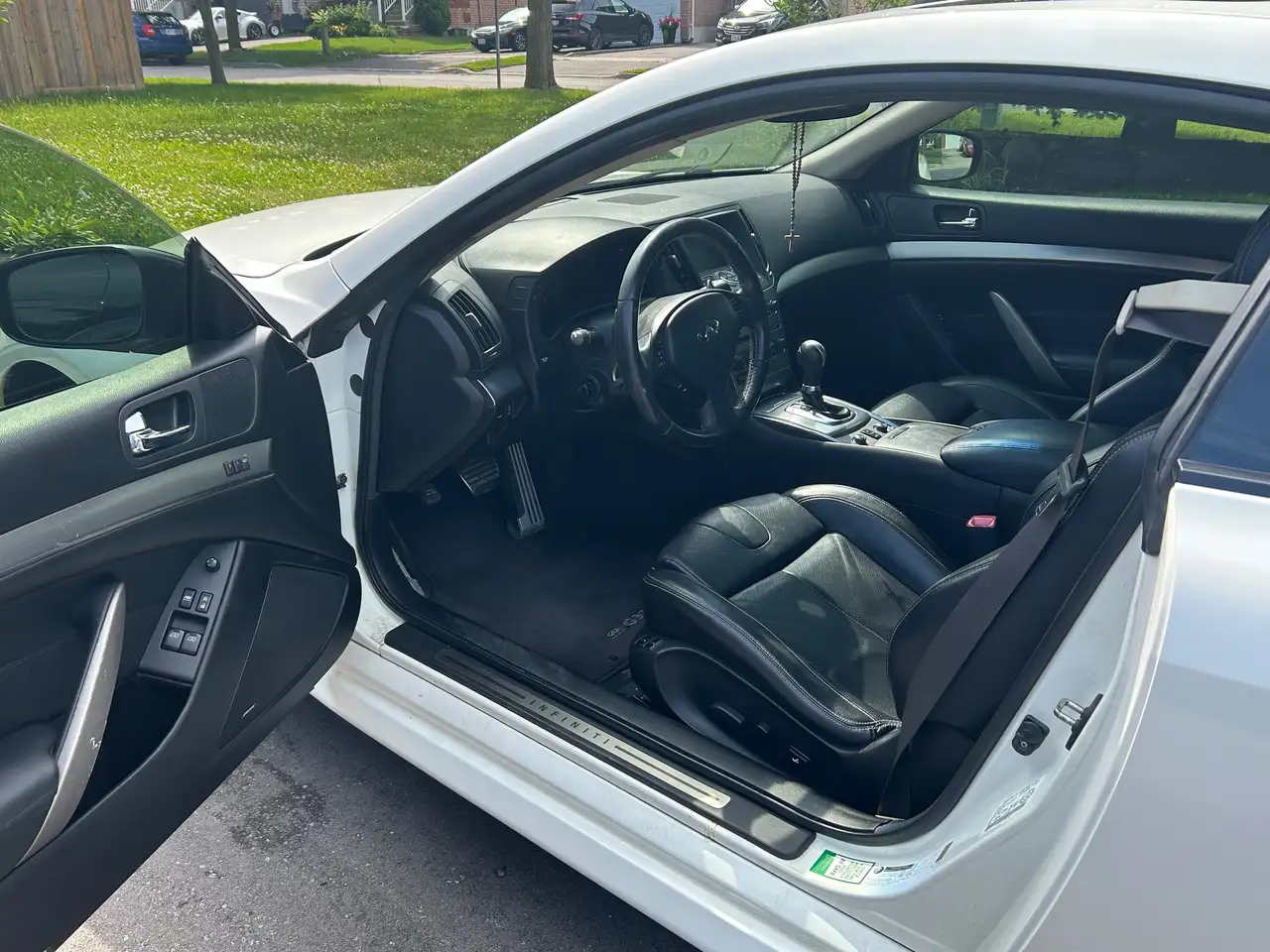 Infiniti G37 2012