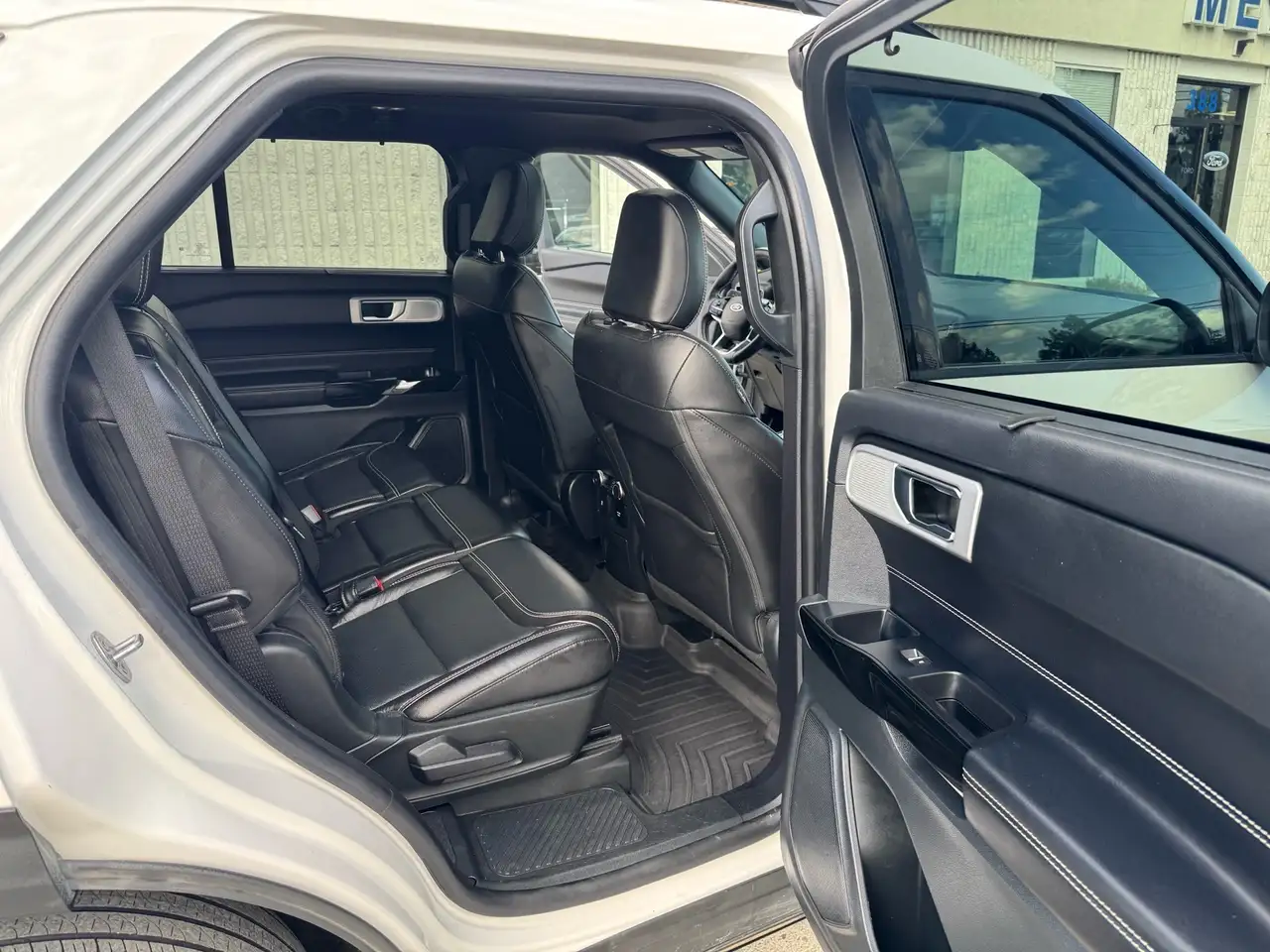 Ford Explorer снимка Ford Explorer