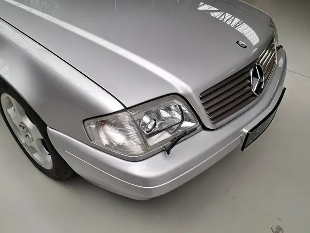 Mercedes-Benz 320