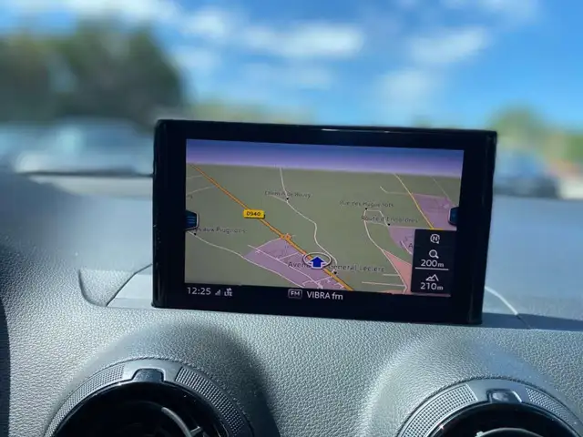 Audi Q2 view 11
