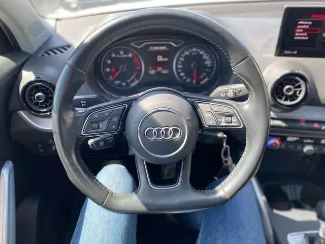 Audi Q2 view 8