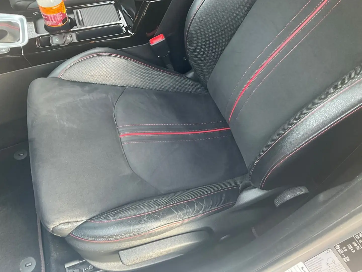 Kia ProCeed / pro_cee'd ProCeed+1.6+T-GDI+DCT7+OPF+GT Plateado - 2