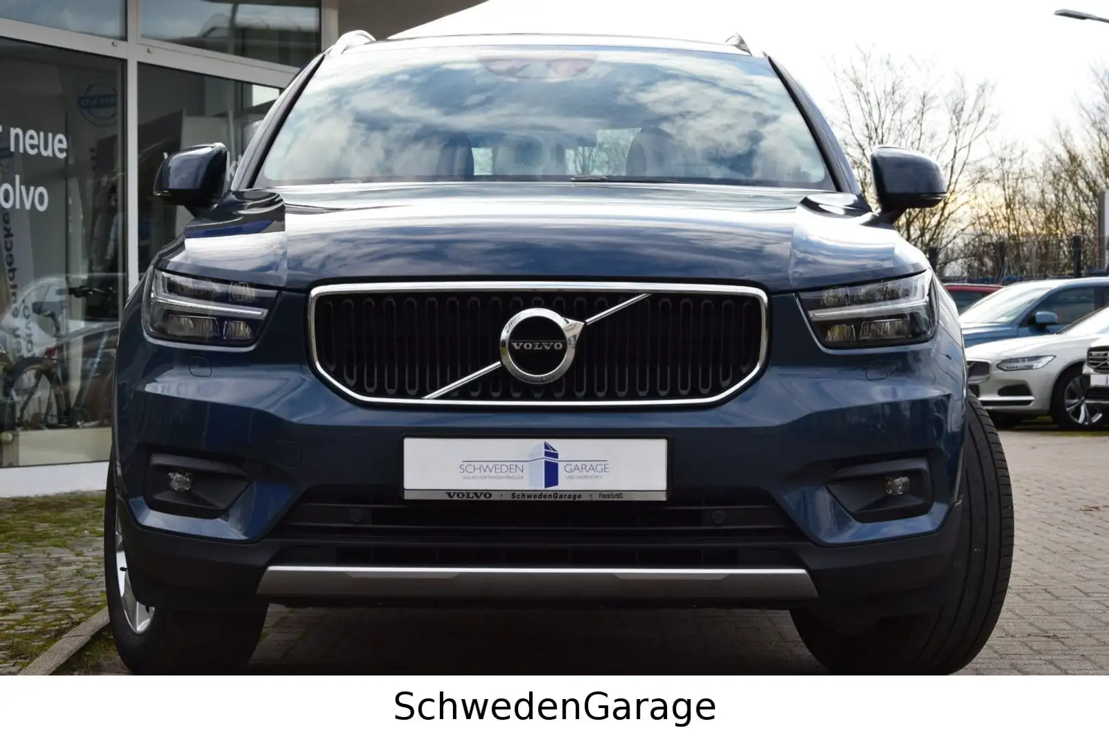 Volvo XC40 B4 Momentum Pro PilotAssist/RFK/AHK Blau - 1