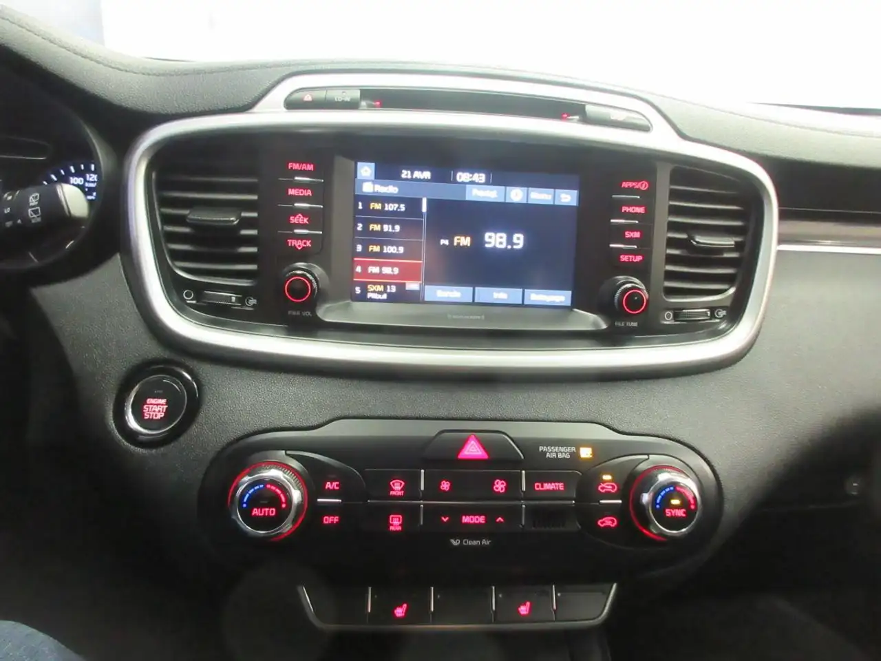 Kia Sorento снимка Kia Sorento
