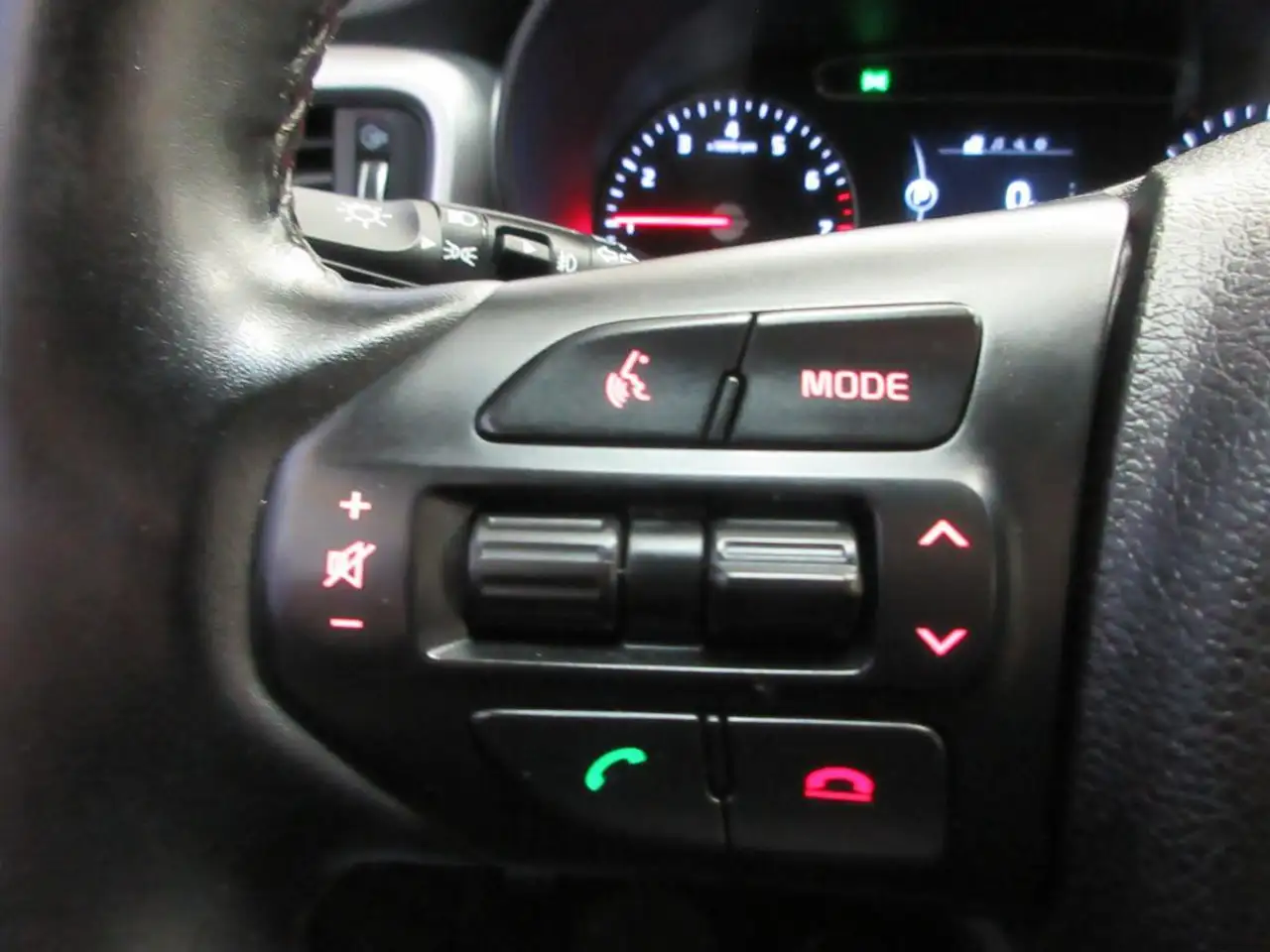 Kia Sorento снимка Kia Sorento