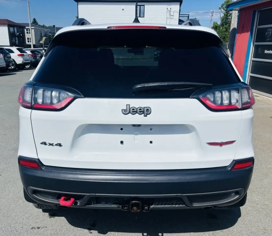 Jeep Cherokee снимка Jeep Cherokee