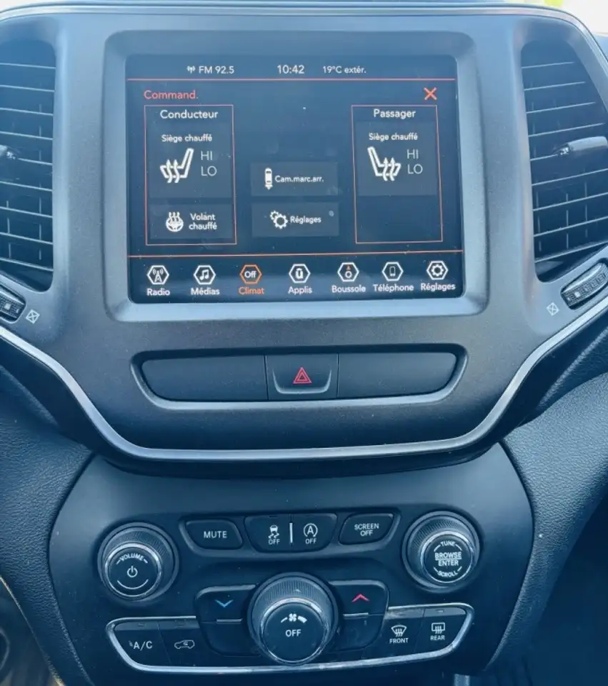 Jeep Cherokee снимка Jeep Cherokee