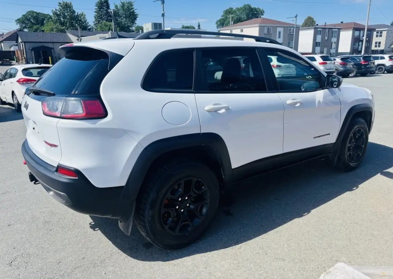Jeep Cherokee снимка Jeep Cherokee