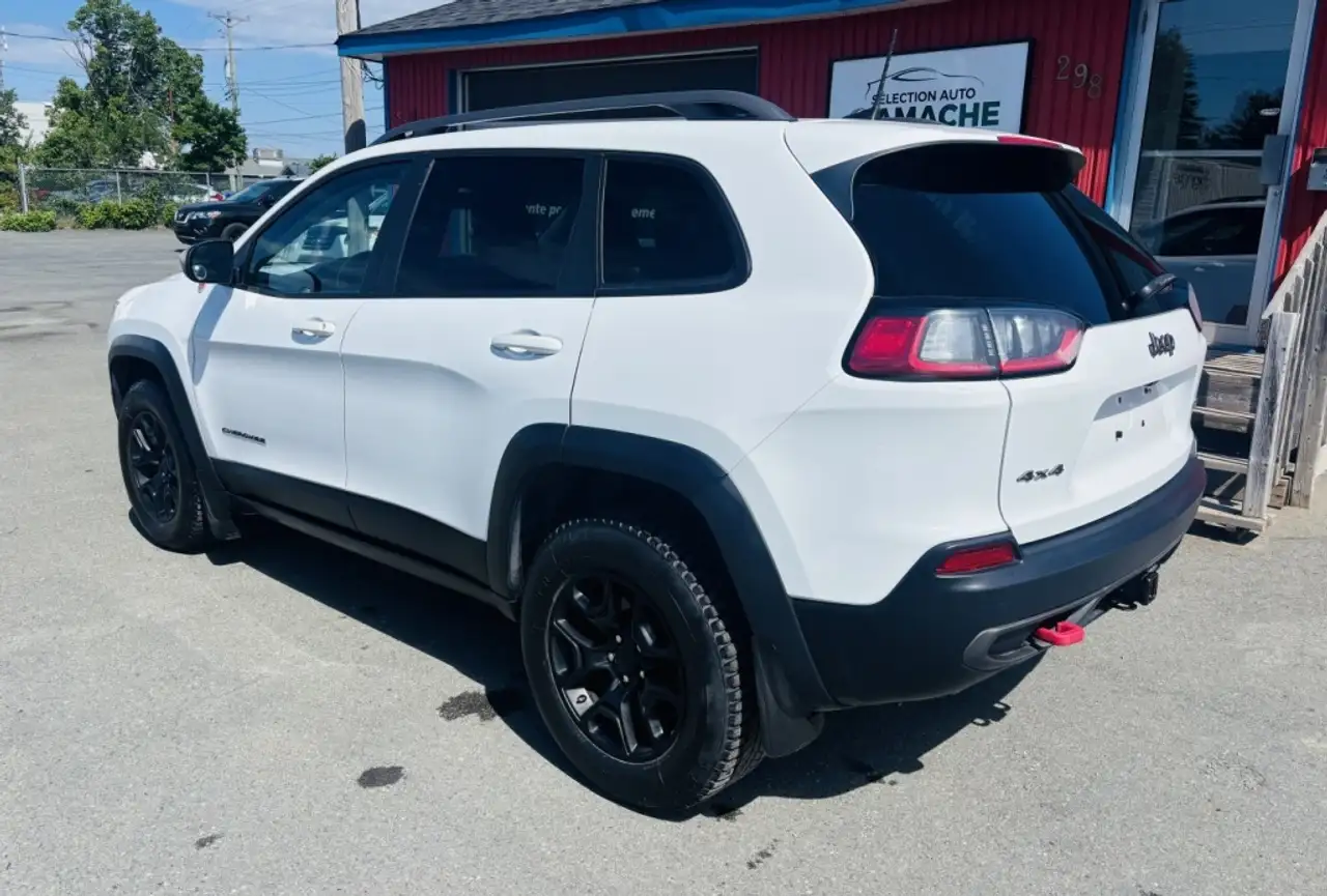 Jeep Cherokee снимка Jeep Cherokee
