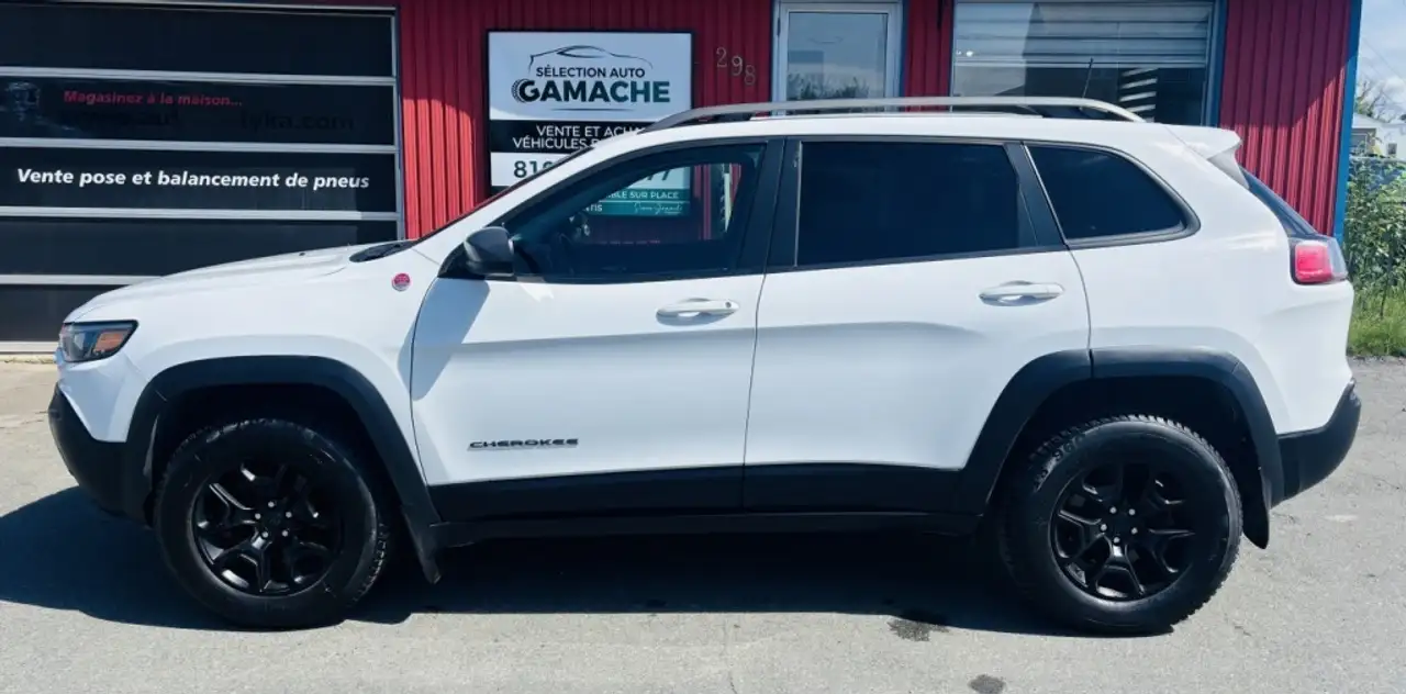 Jeep Cherokee снимка Jeep Cherokee