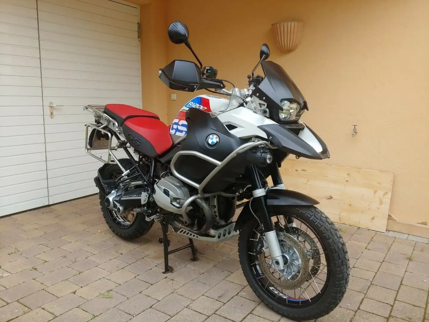 BMW R 1200 GS Adventure nell'edizione GS dei 30 anni White - 1