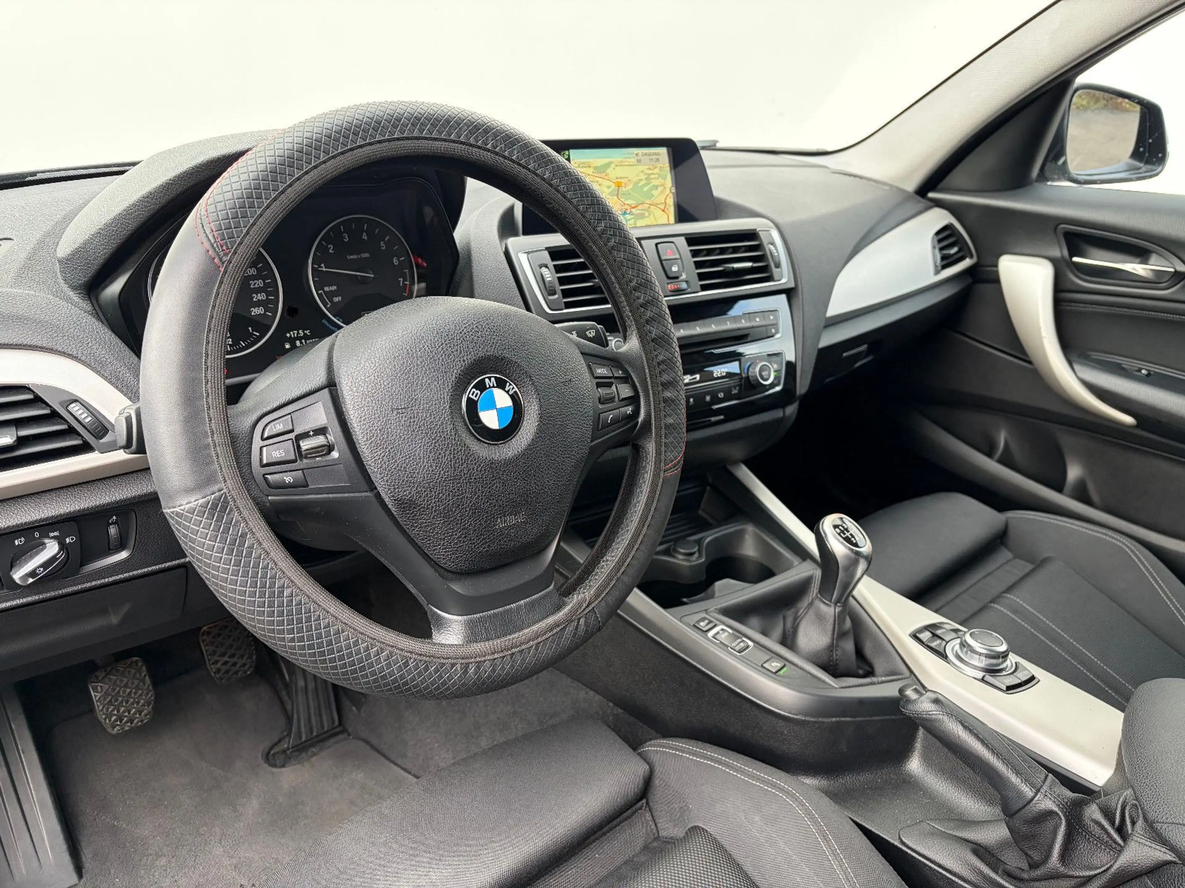 BMW 118 i Lim. Advantage*NAVI*LED*PDC* — photo 19