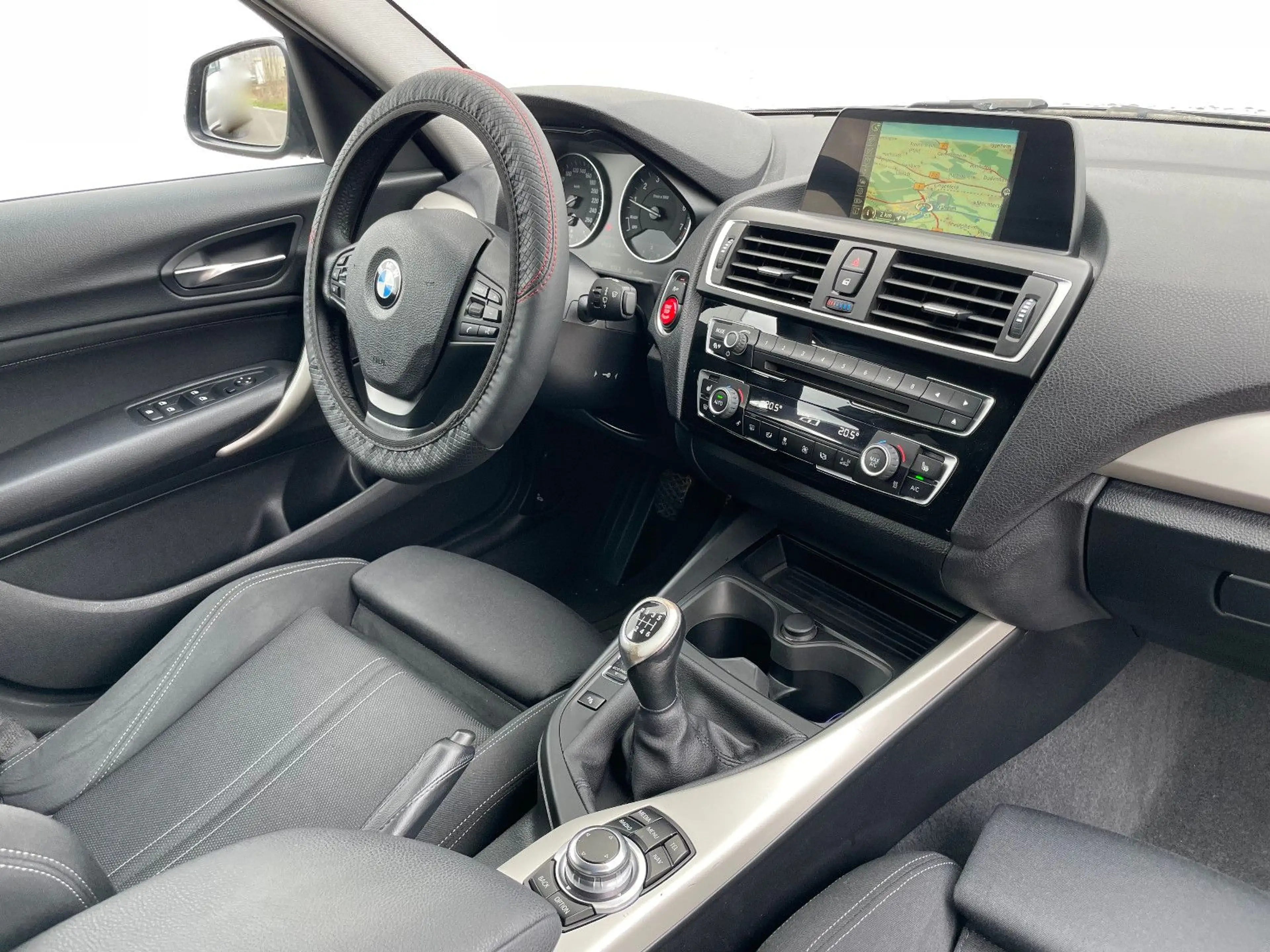 BMW 118 i Lim. Advantage*NAVI*LED*PDC* — photo 11
