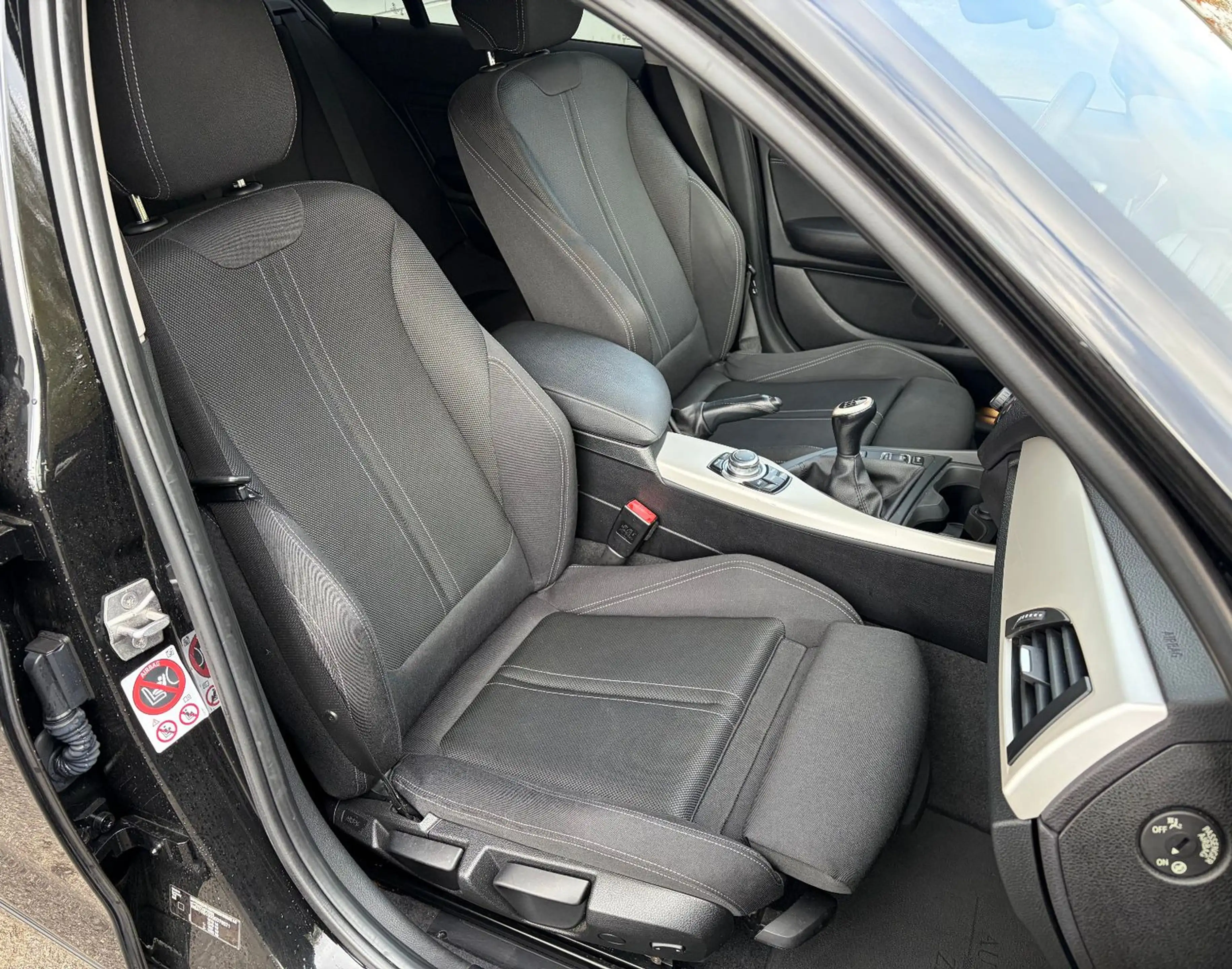 BMW 118 i Lim. Advantage*NAVI*LED*PDC* — photo 10