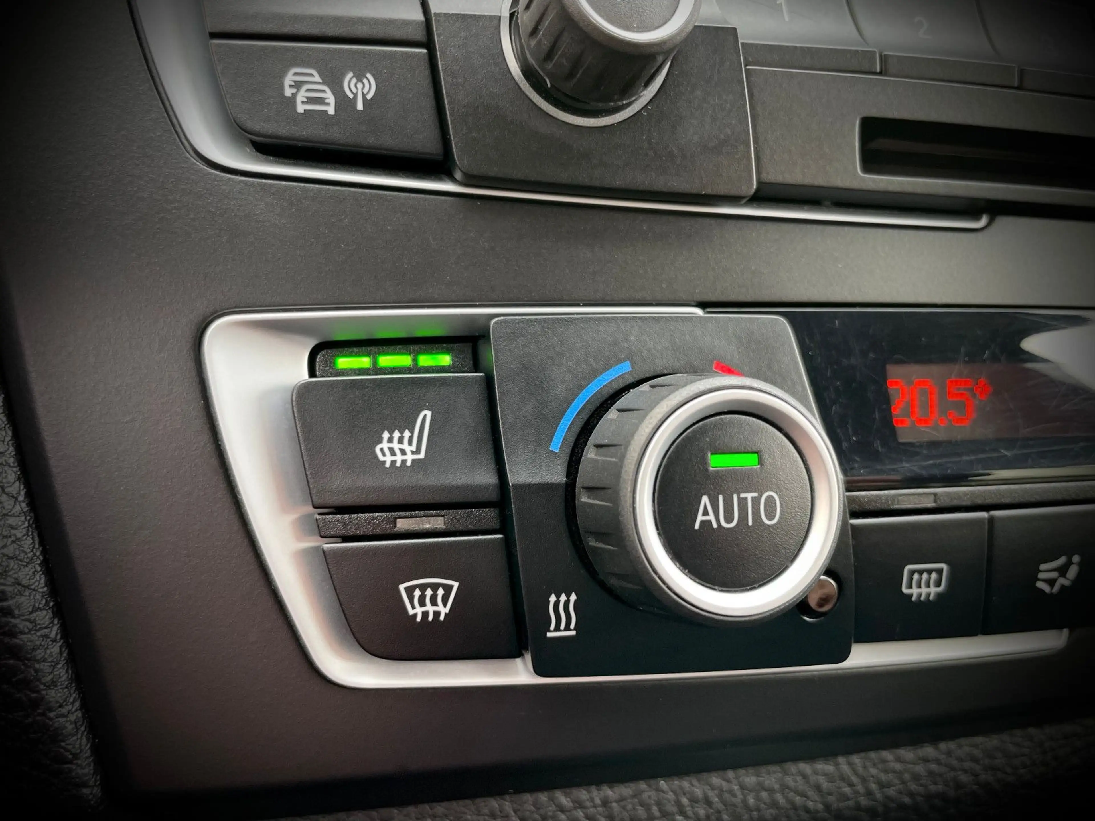 BMW 118 i Lim. Advantage*NAVI*LED*PDC* — photo 20