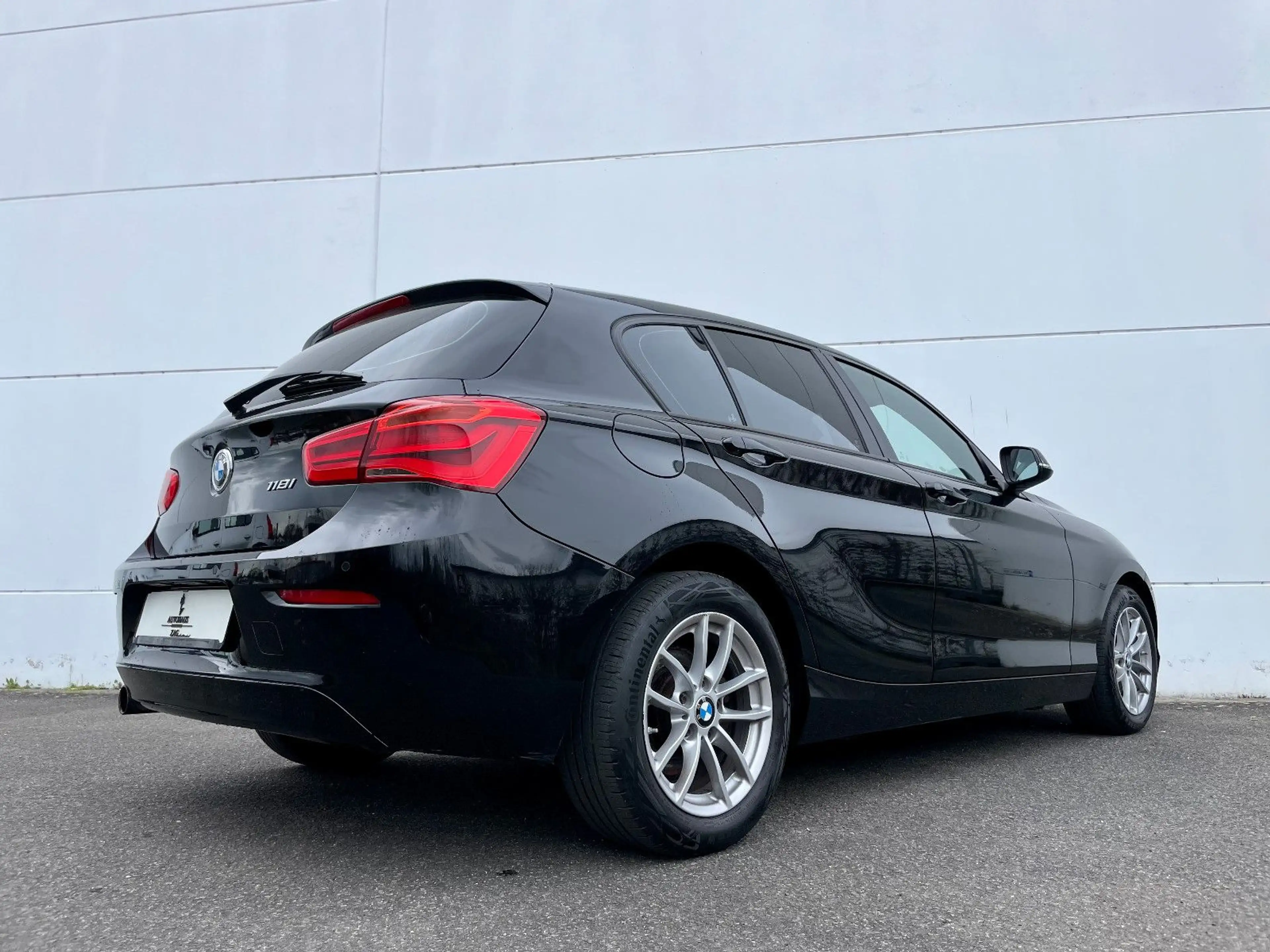 BMW 118 i Lim. Advantage*NAVI*LED*PDC* — photo 6