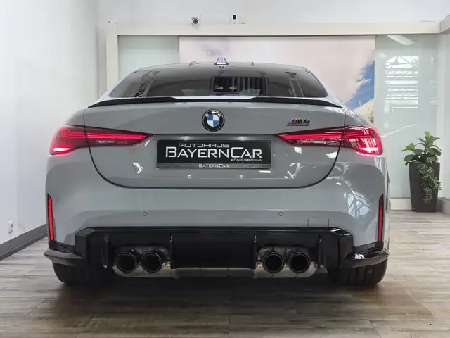 BMW M4 view 6