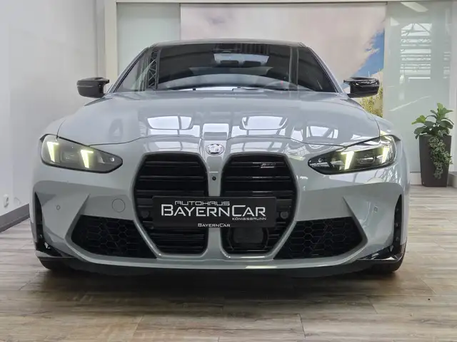 BMW M4 view 2