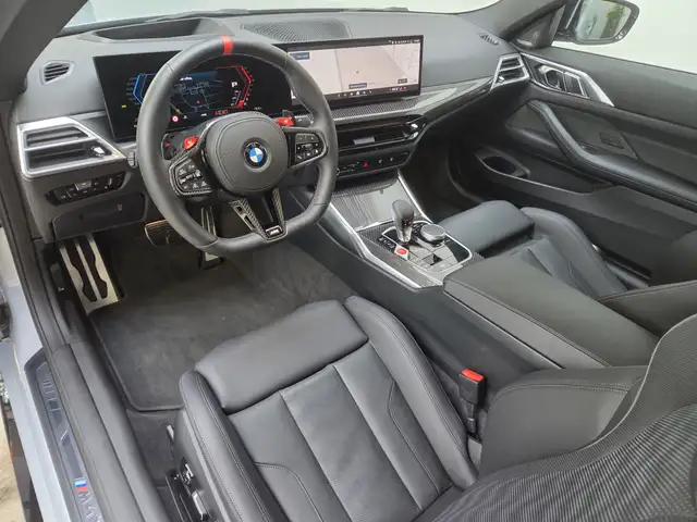 BMW M4 view 9