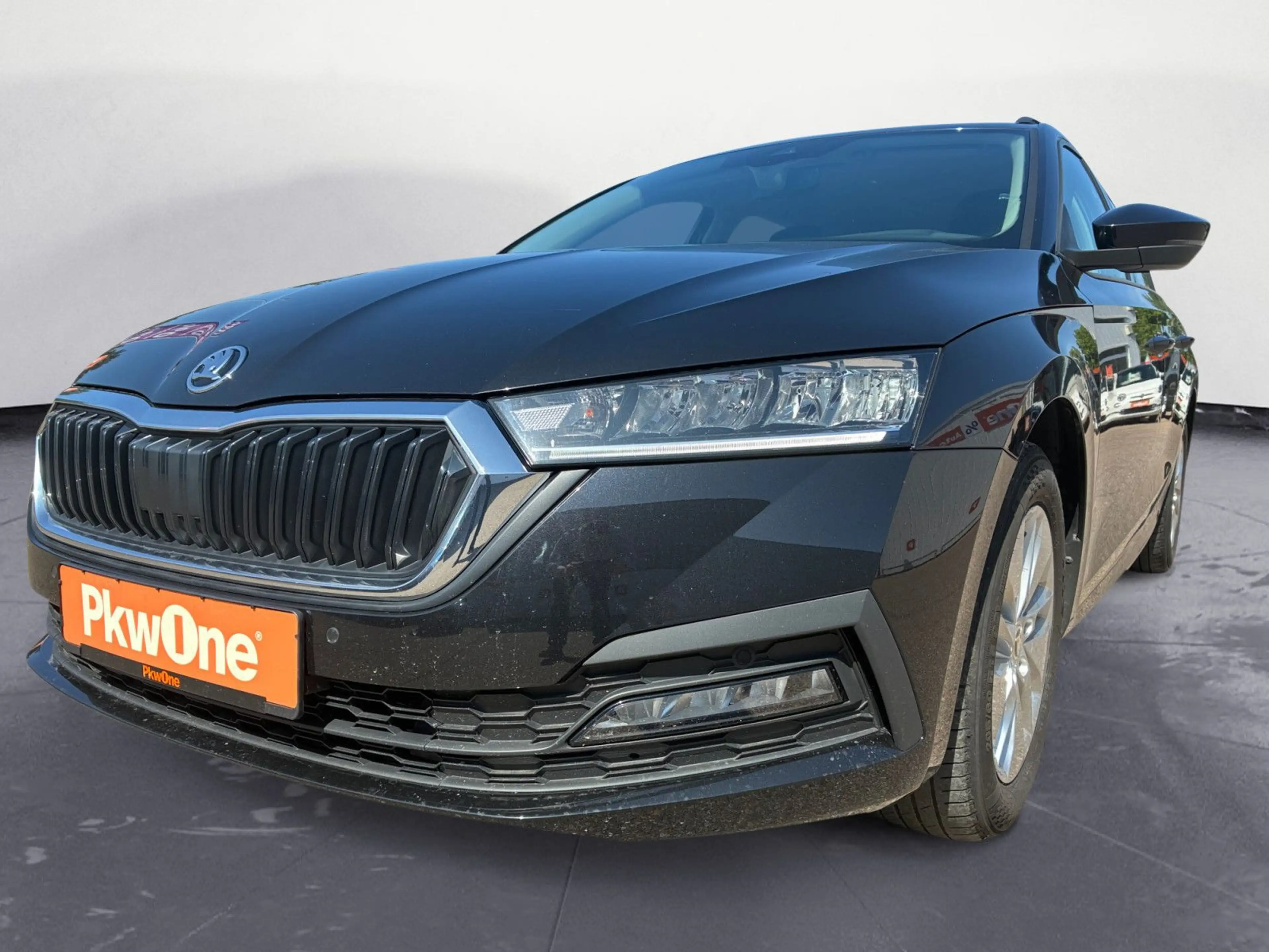 Skoda Octavia 2,0 TDI ACC*NAVI*LED*PDC*SHZ*LHZ*CARPLAY — photo 12