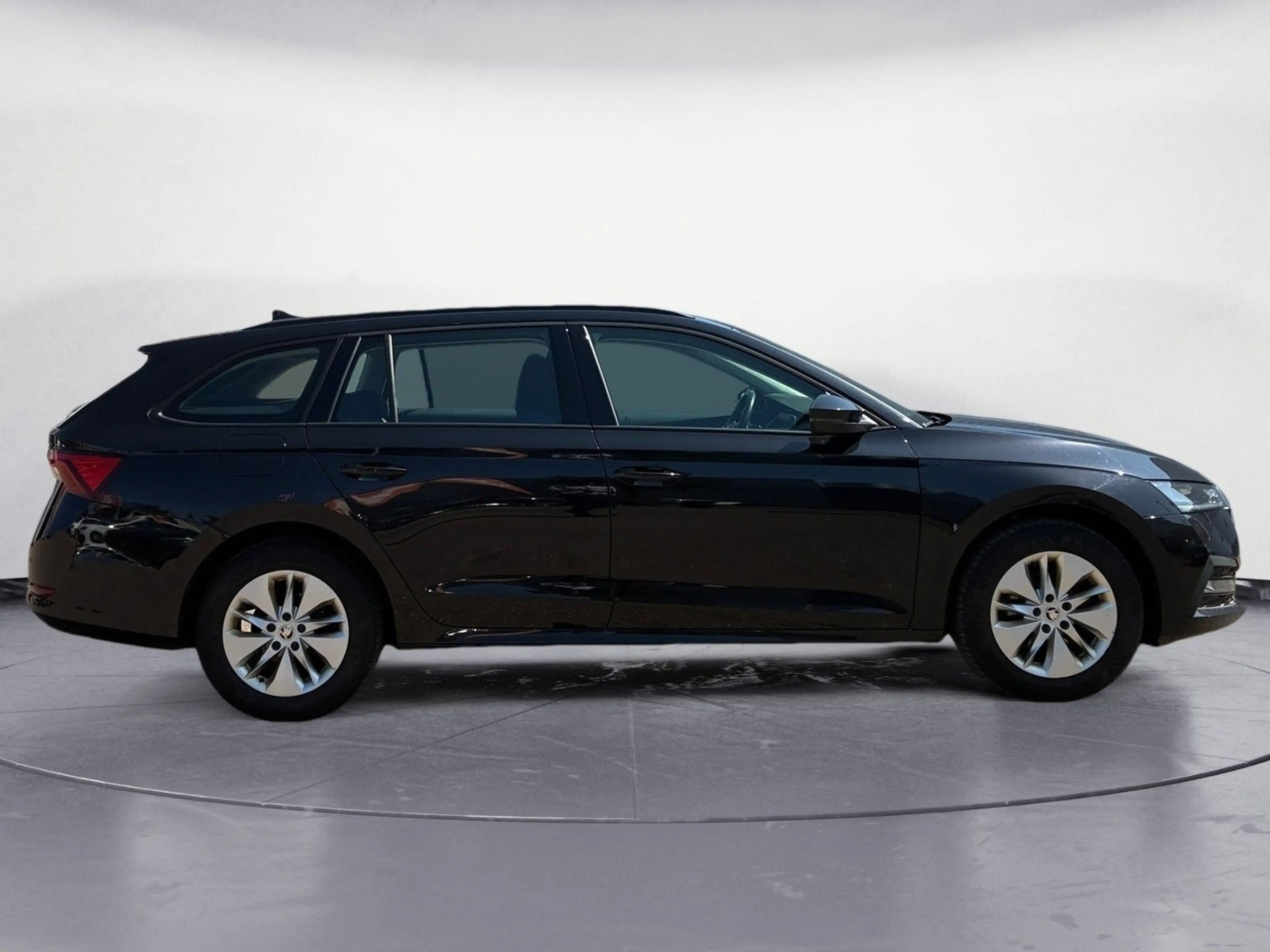 Skoda Octavia 2,0 TDI ACC*NAVI*LED*PDC*SHZ*LHZ*CARPLAY — photo 5