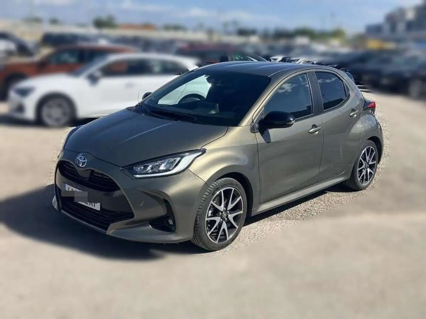 Toyota Yaris 120H 1.5 Style Gris - 1