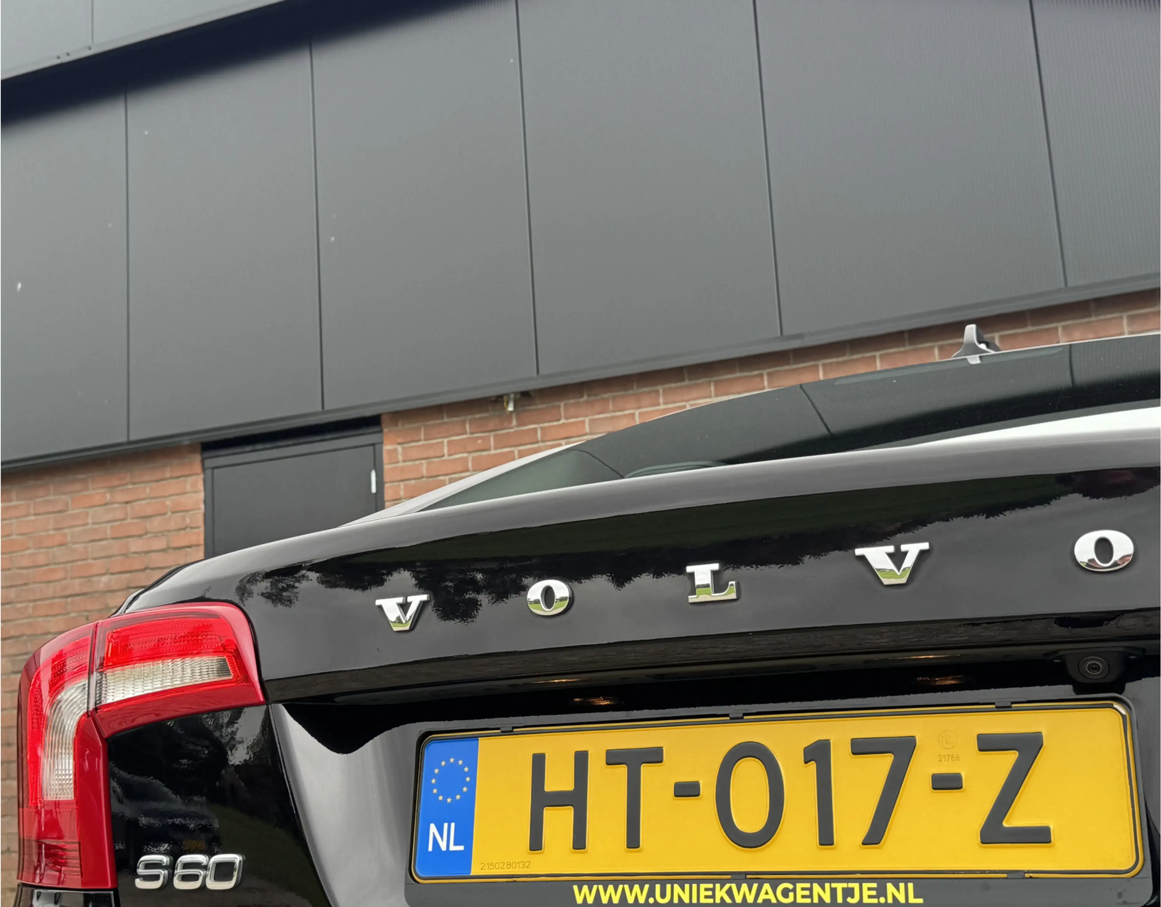 Volvo S60 2.0T SUMMUM | LEDER! | PANODAK! | XENON! | NAVI! — photo 37