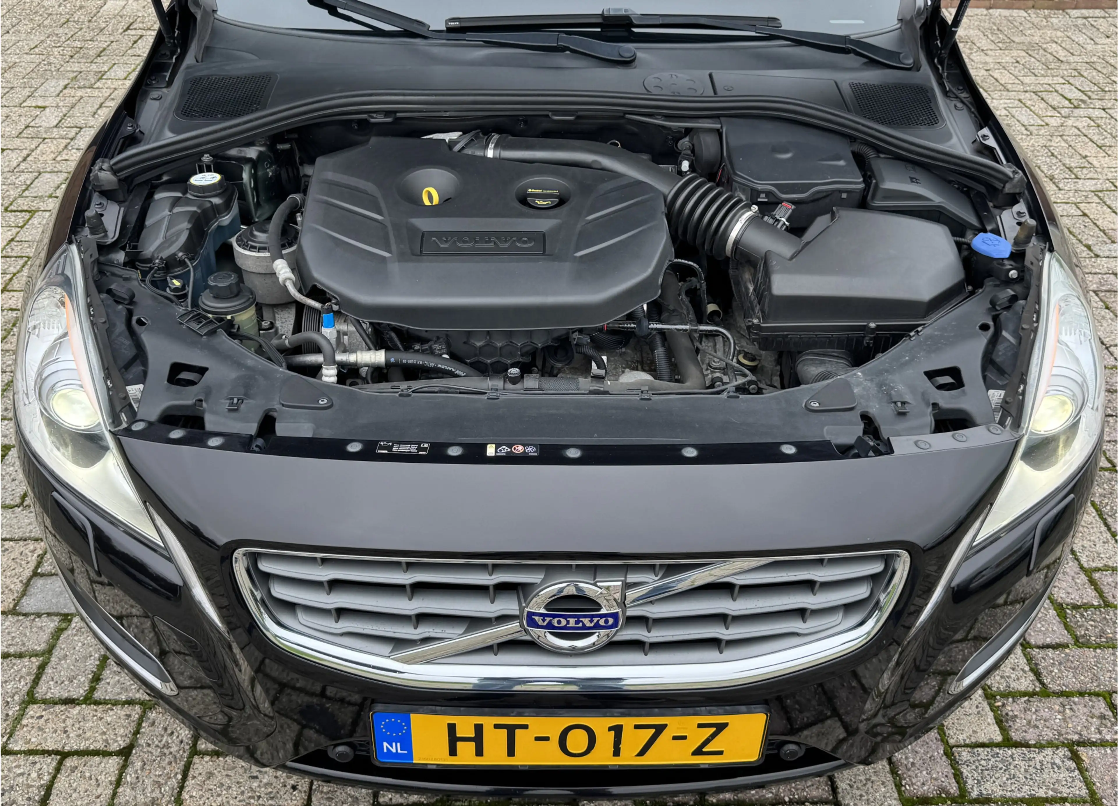 Volvo S60 2.0T SUMMUM | LEDER! | PANODAK! | XENON! | NAVI! — photo 39