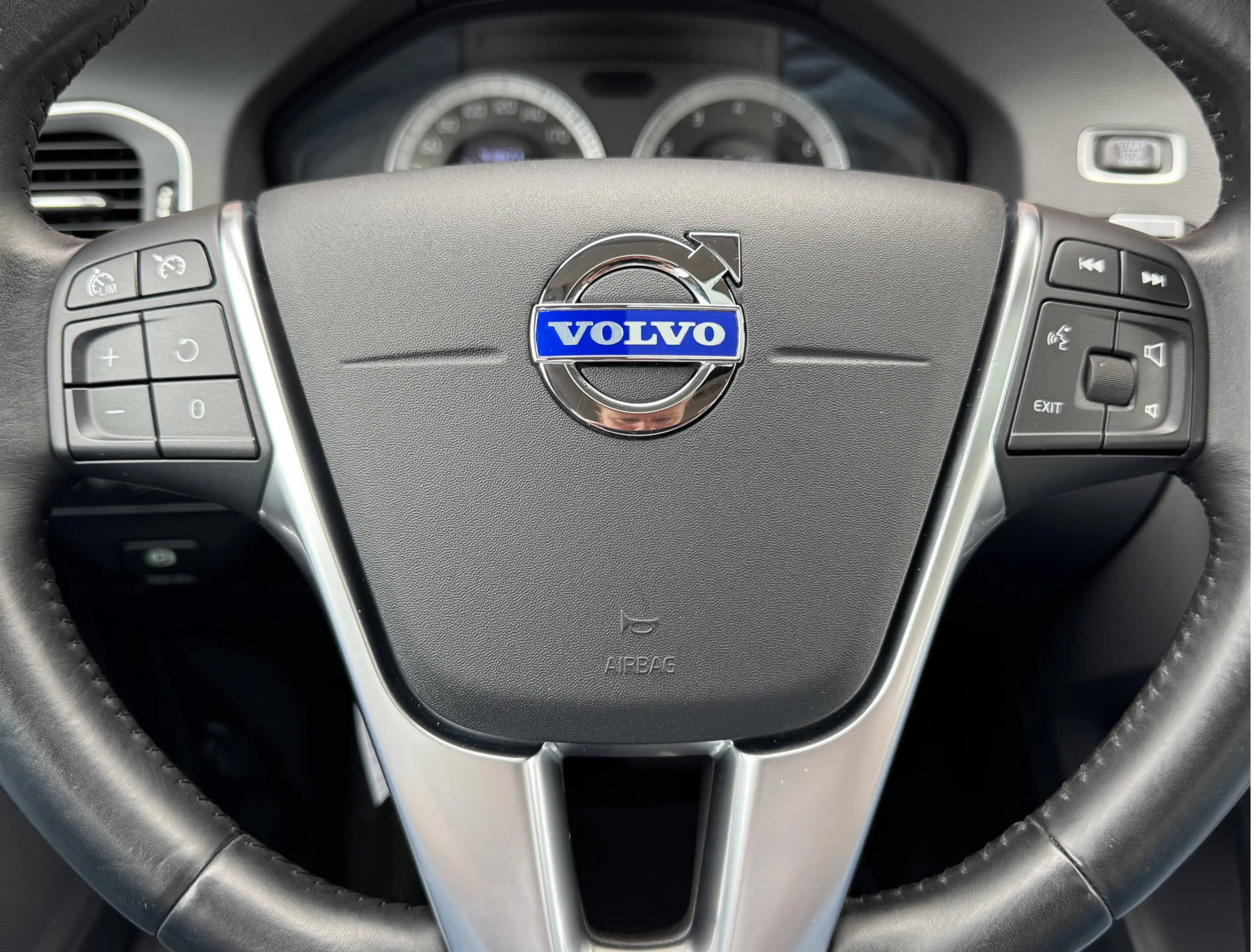 Volvo S60 2.0T SUMMUM | LEDER! | PANODAK! | XENON! | NAVI! — photo 19