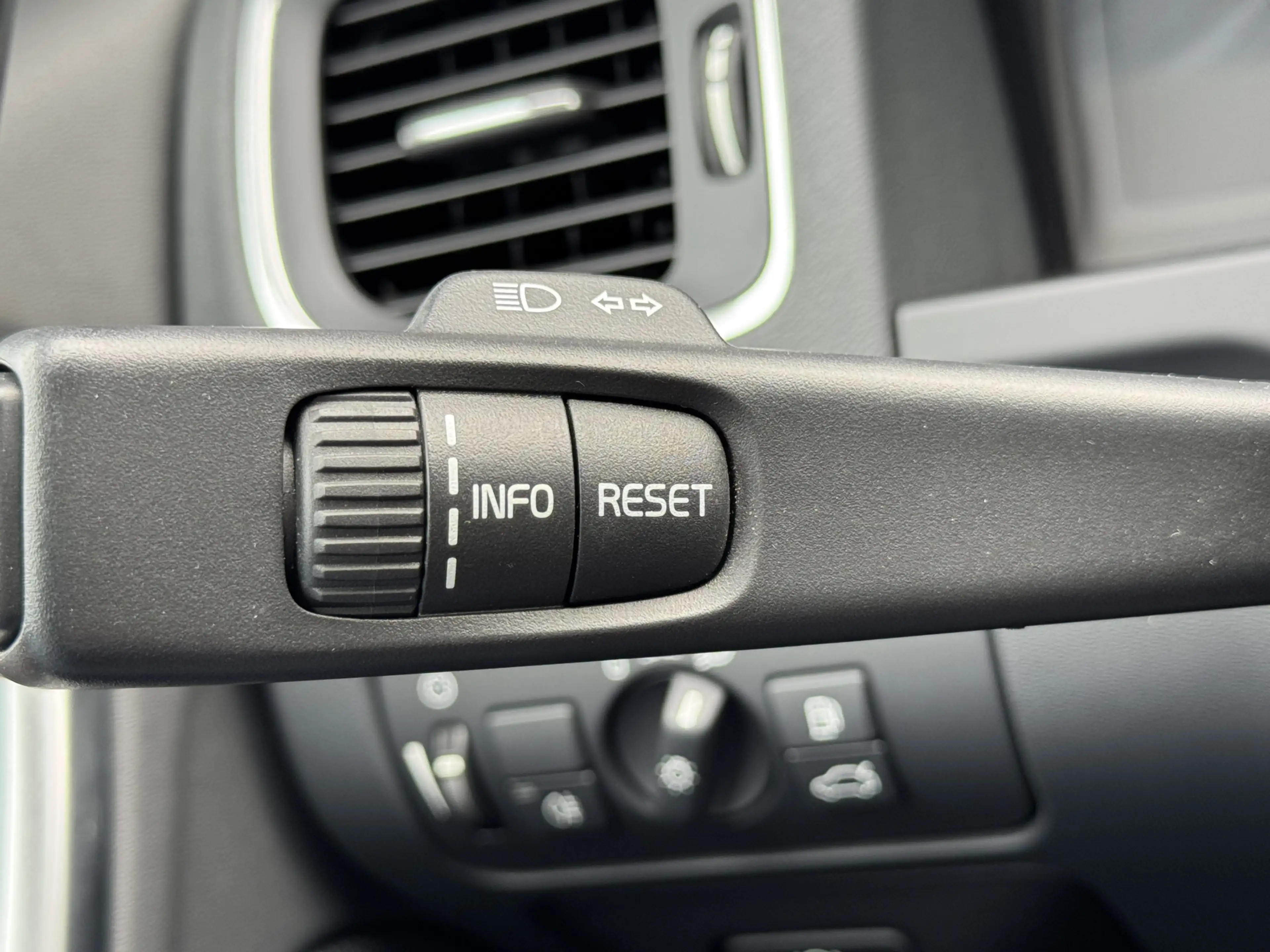 Volvo S60 2.0T SUMMUM | LEDER! | PANODAK! | XENON! | NAVI! — photo 22