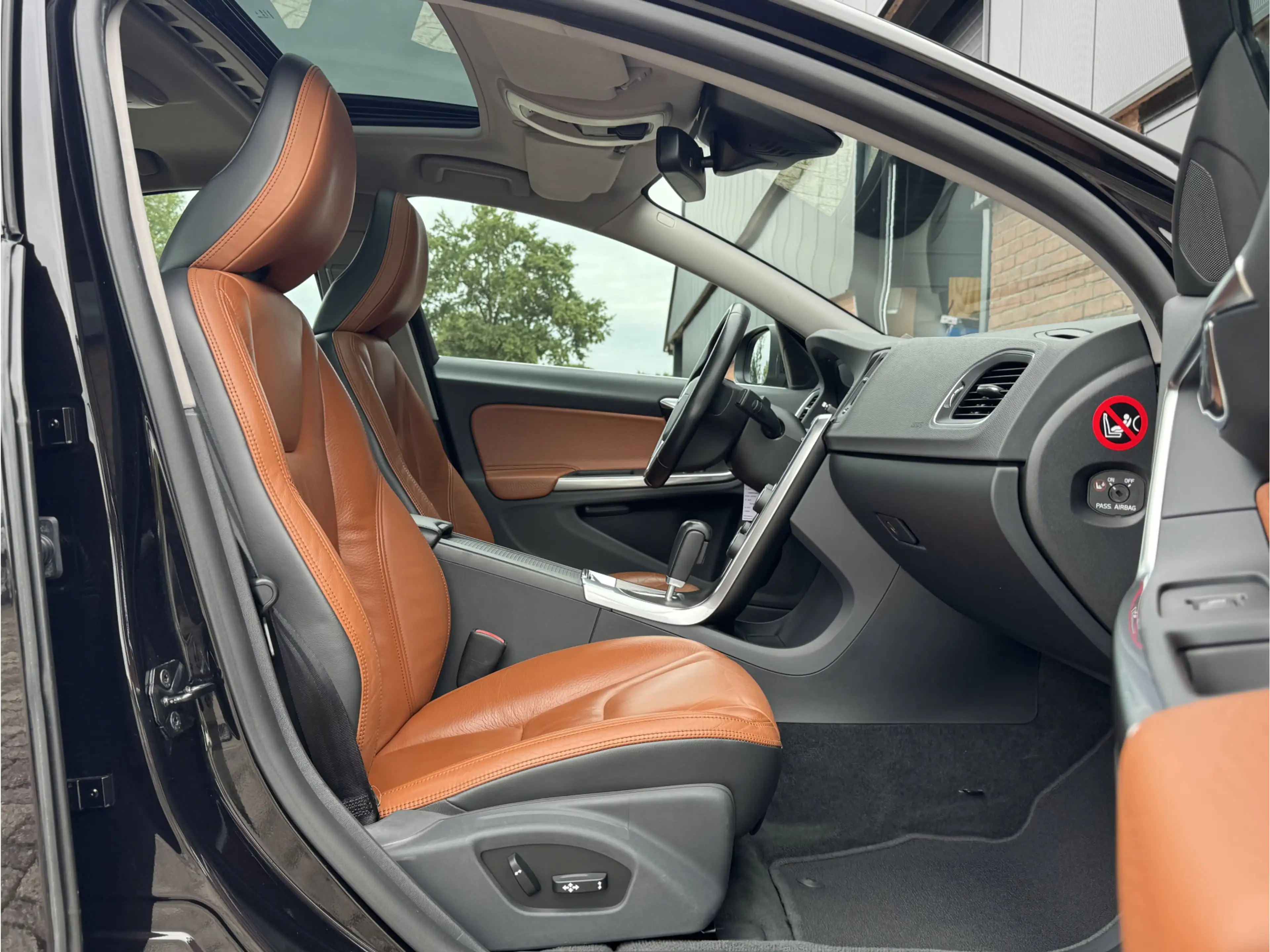 Volvo S60 2.0T SUMMUM | LEDER! | PANODAK! | XENON! | NAVI! — photo 29