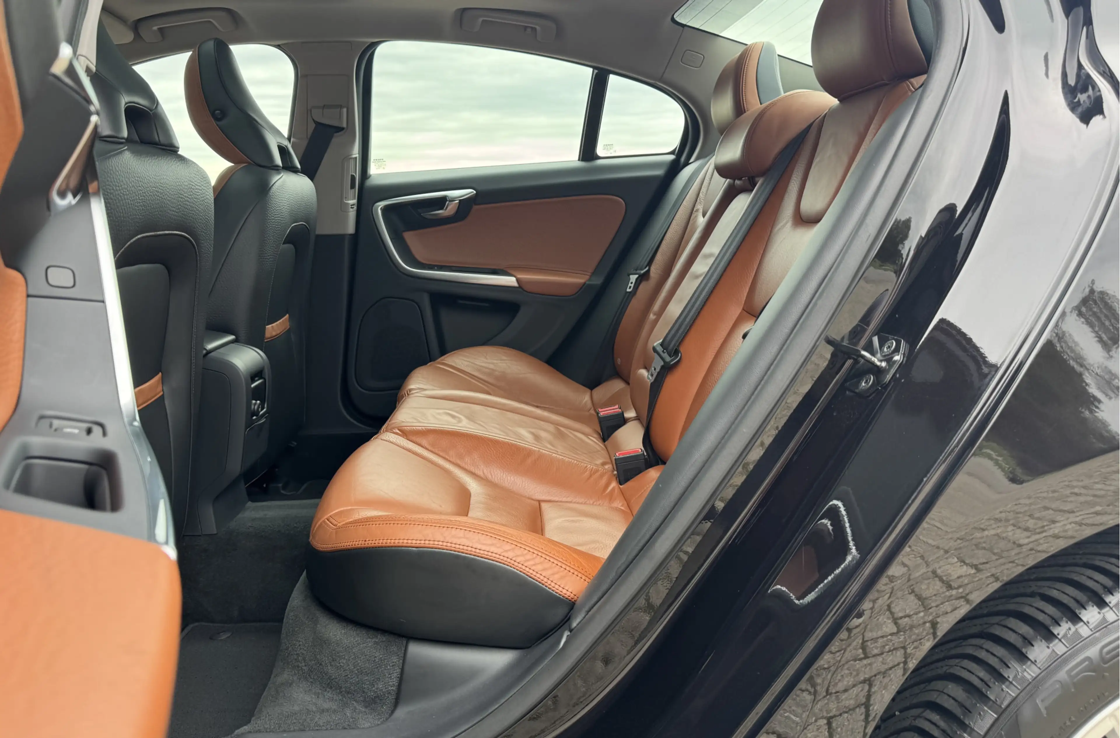 Volvo S60 2.0T SUMMUM | LEDER! | PANODAK! | XENON! | NAVI! — photo 28