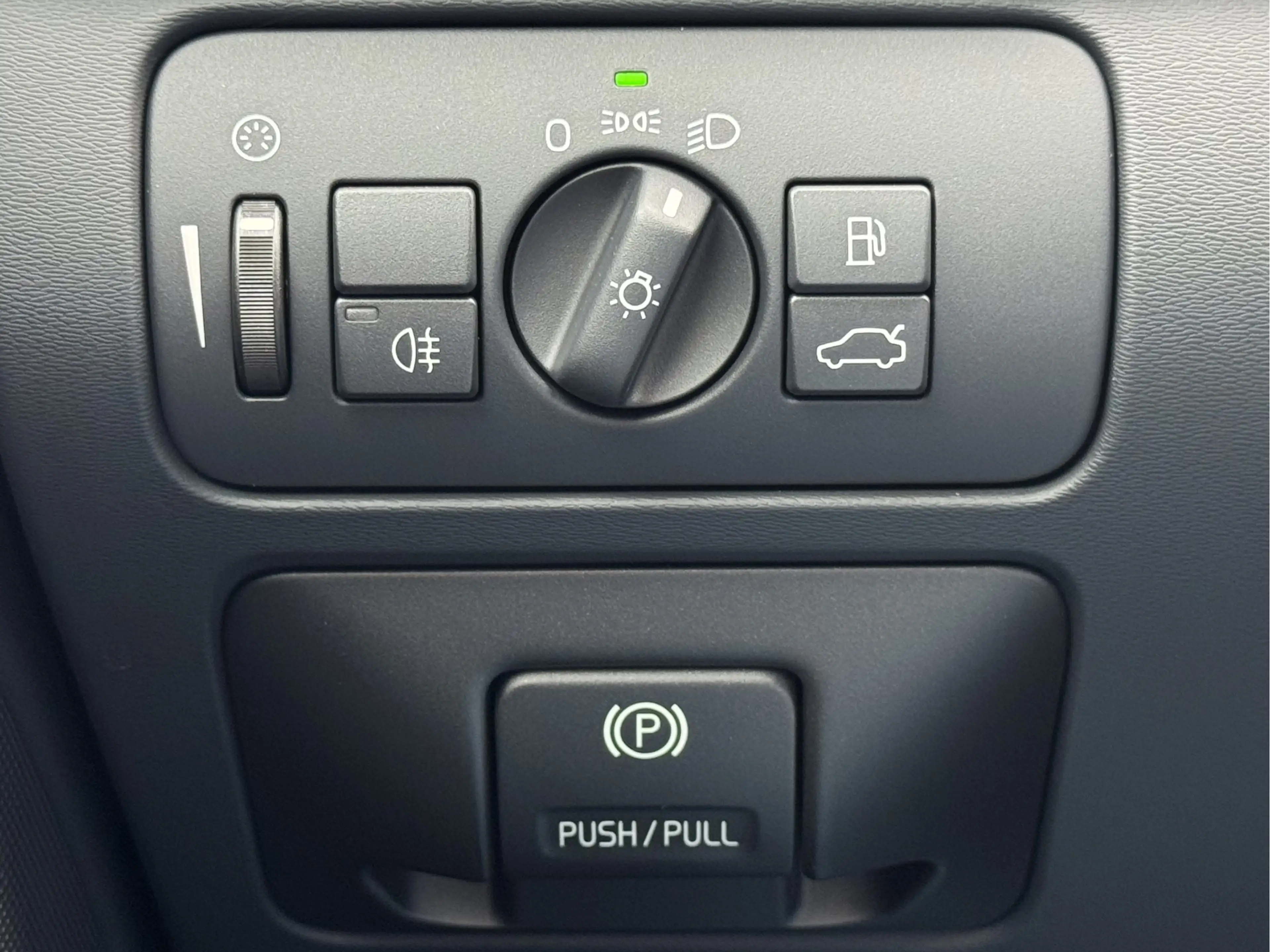 Volvo S60 2.0T SUMMUM | LEDER! | PANODAK! | XENON! | NAVI! — photo 25