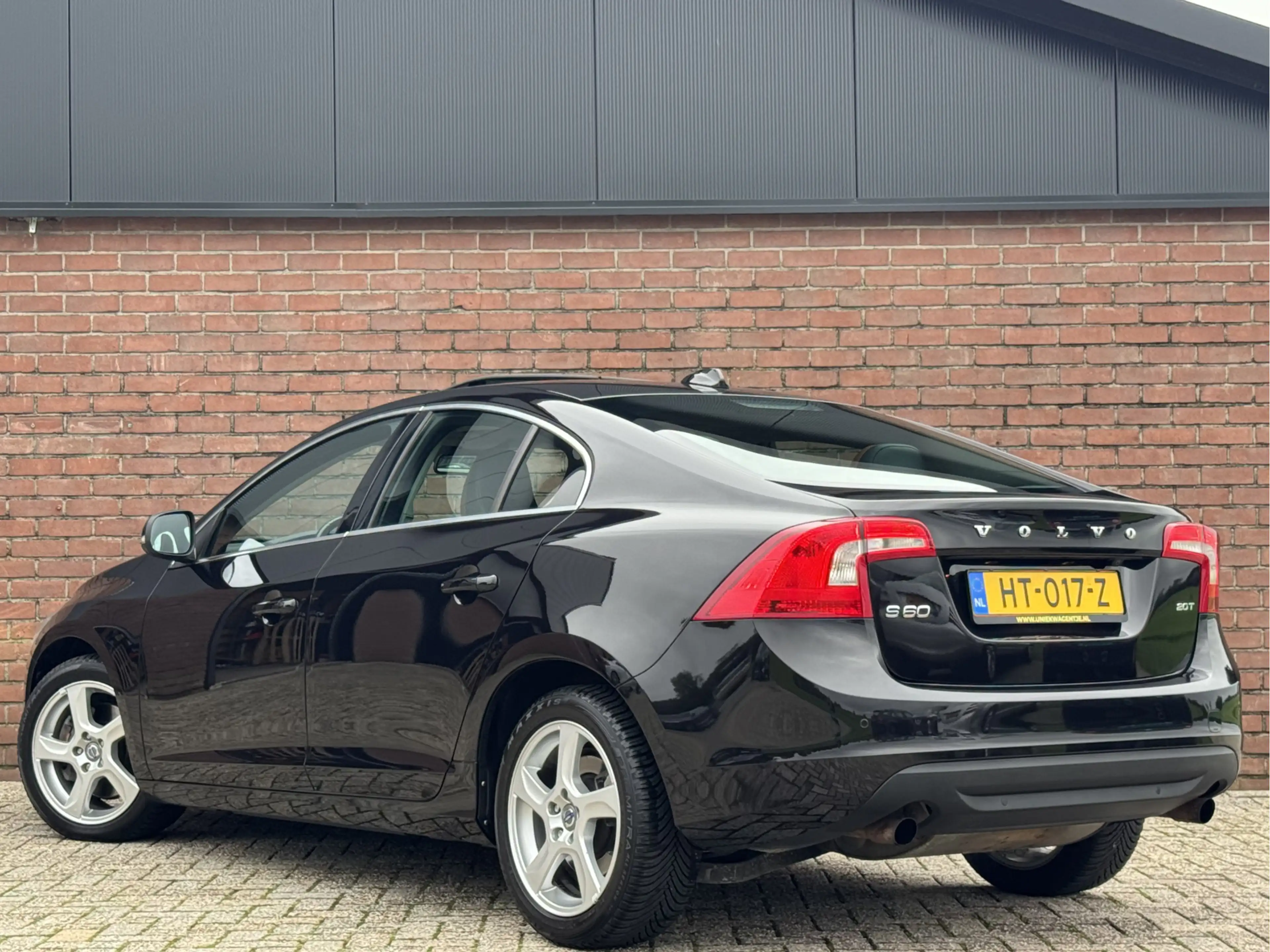 Volvo S60 2.0T SUMMUM | LEDER! | PANODAK! | XENON! | NAVI! — photo 5